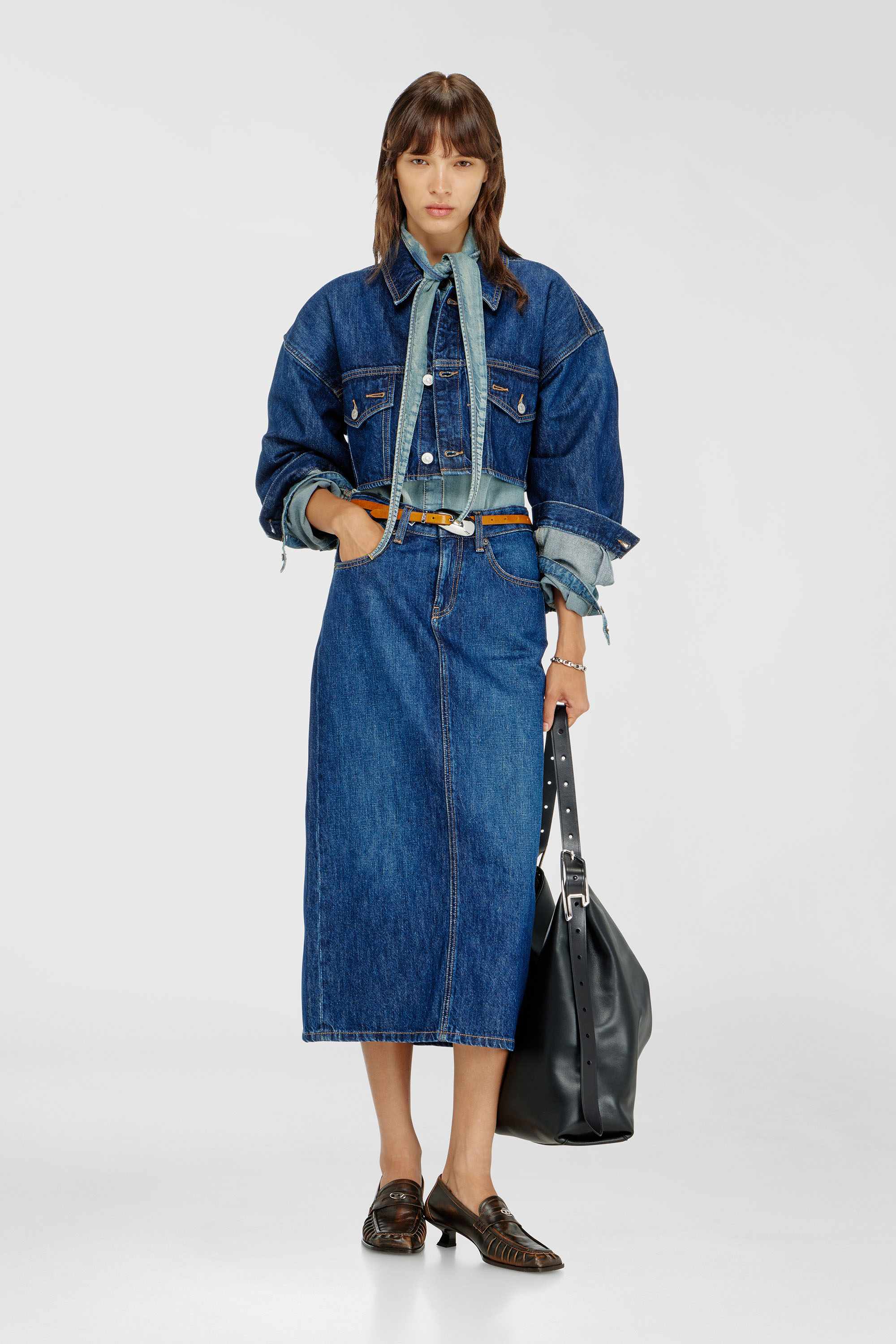Diesel - DE-MALLEY, Damen Cropped oversized denim trucker jacket

&Uuml;bergro&szlig;e cropped Denim-Truckerjacke in Mittelblau - 1
