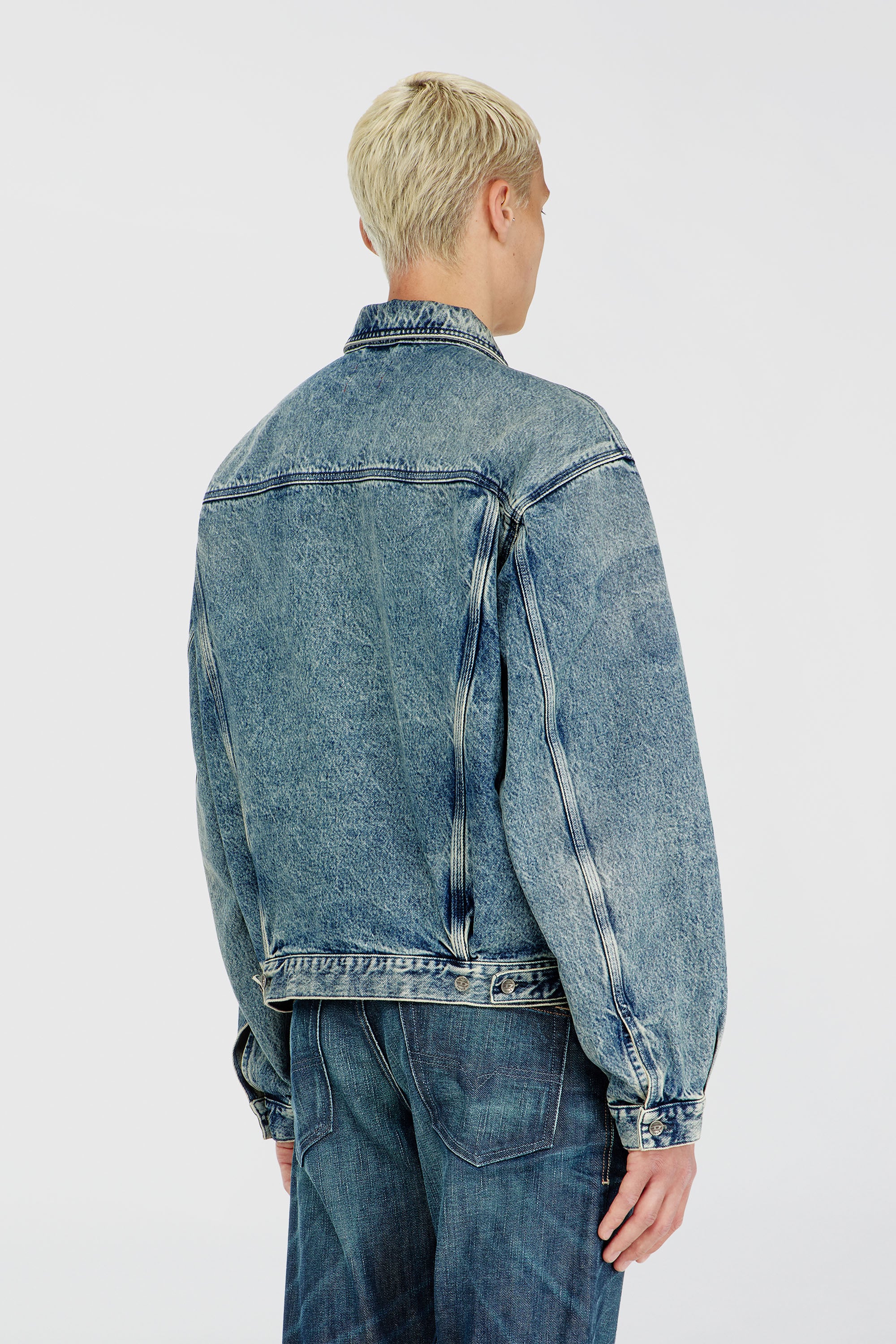 Diesel - D-DENVER-S2, Unisex Trucker-Jacke mit Patch-Effekten in Mittelblau - 4