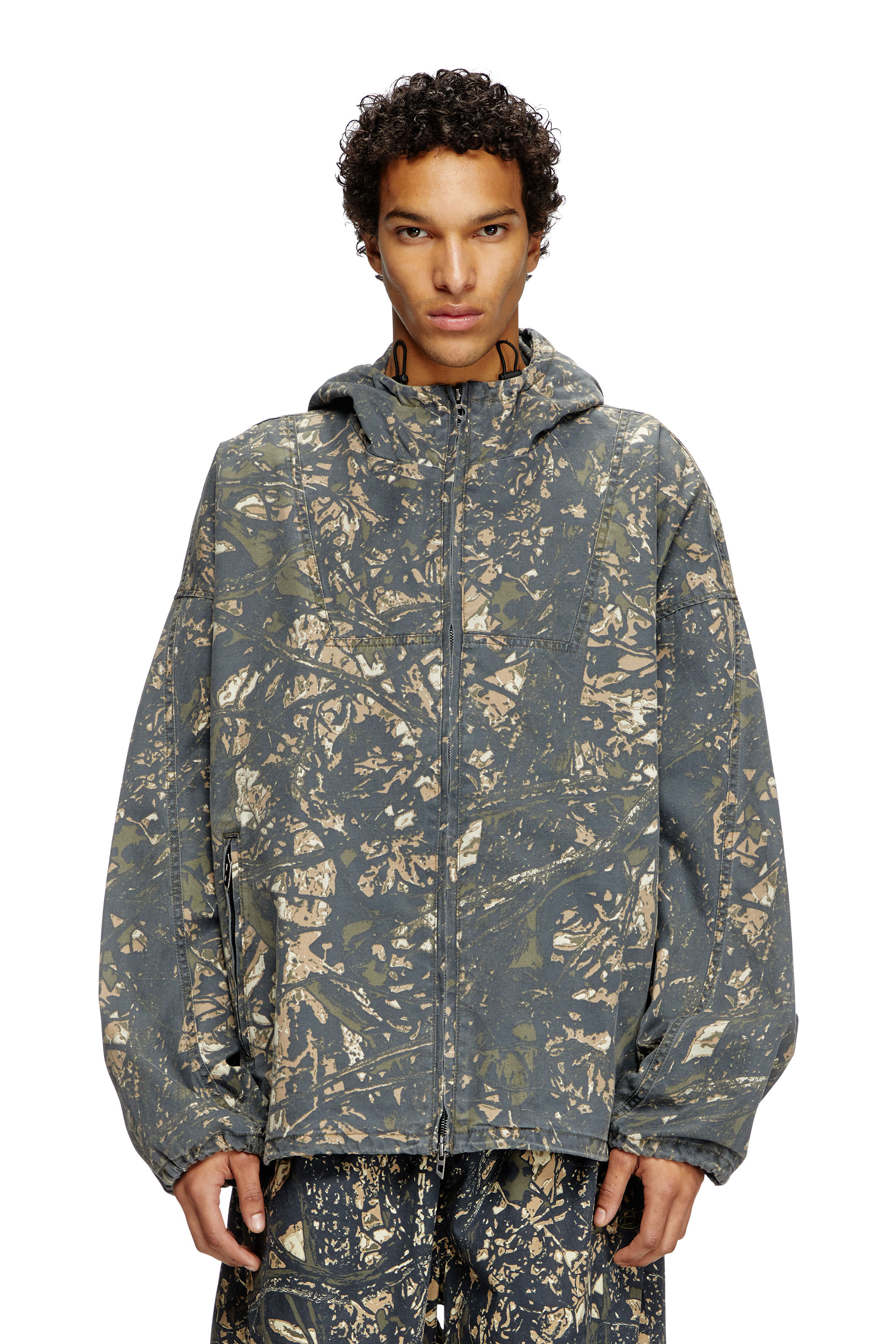 Diesel - J-LINT, Herren Jacke mit Kapuze und Camouflage-Print in Grün/Braun - 1