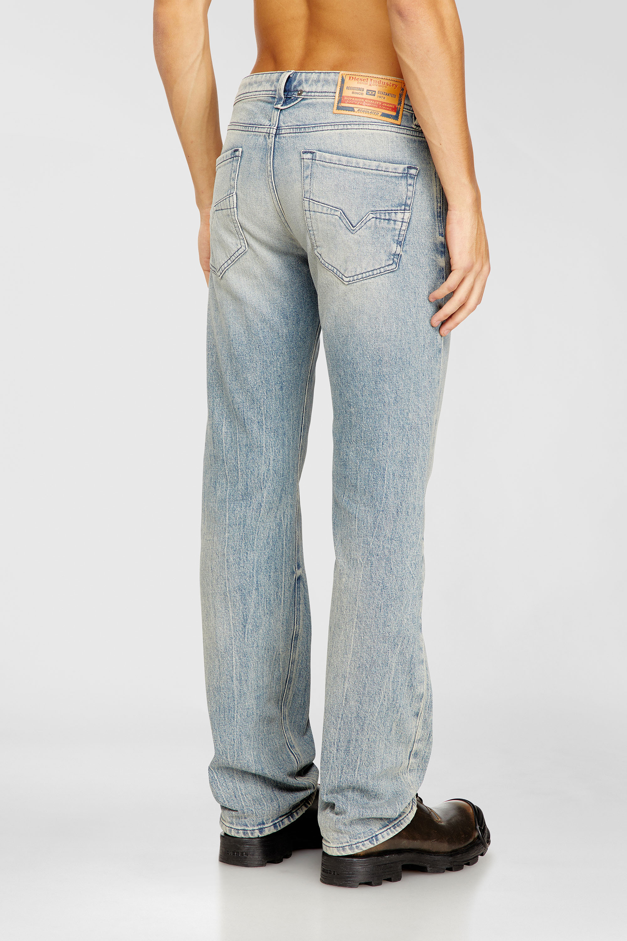 Diesel - Herren Regular Jeans 1985 Larkee 09N55, Hellblau - 3