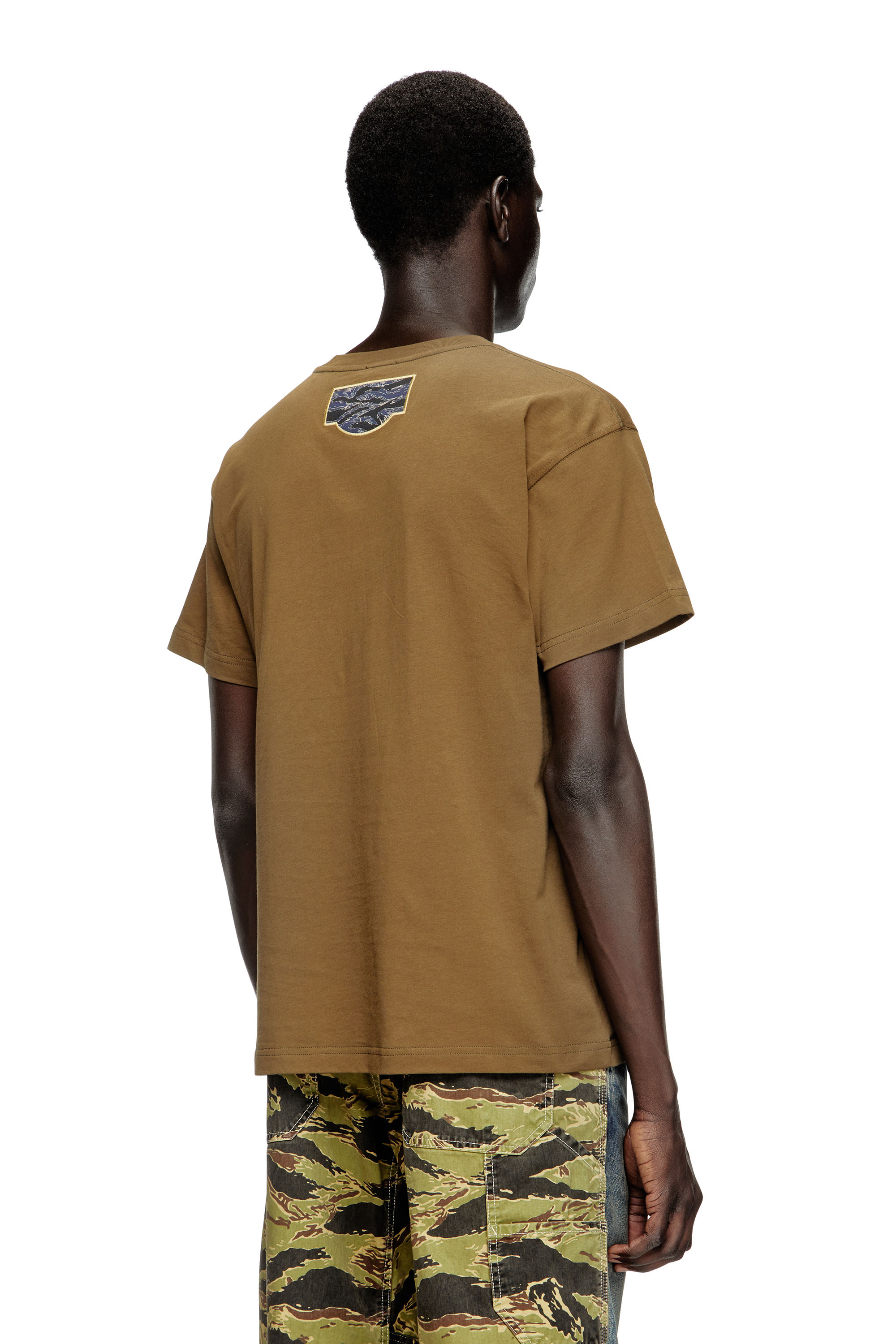 Diesel - T-NORM-T3, Herren T-Shirt mit Camo-Logo-Patch in Armeegrün - 4
