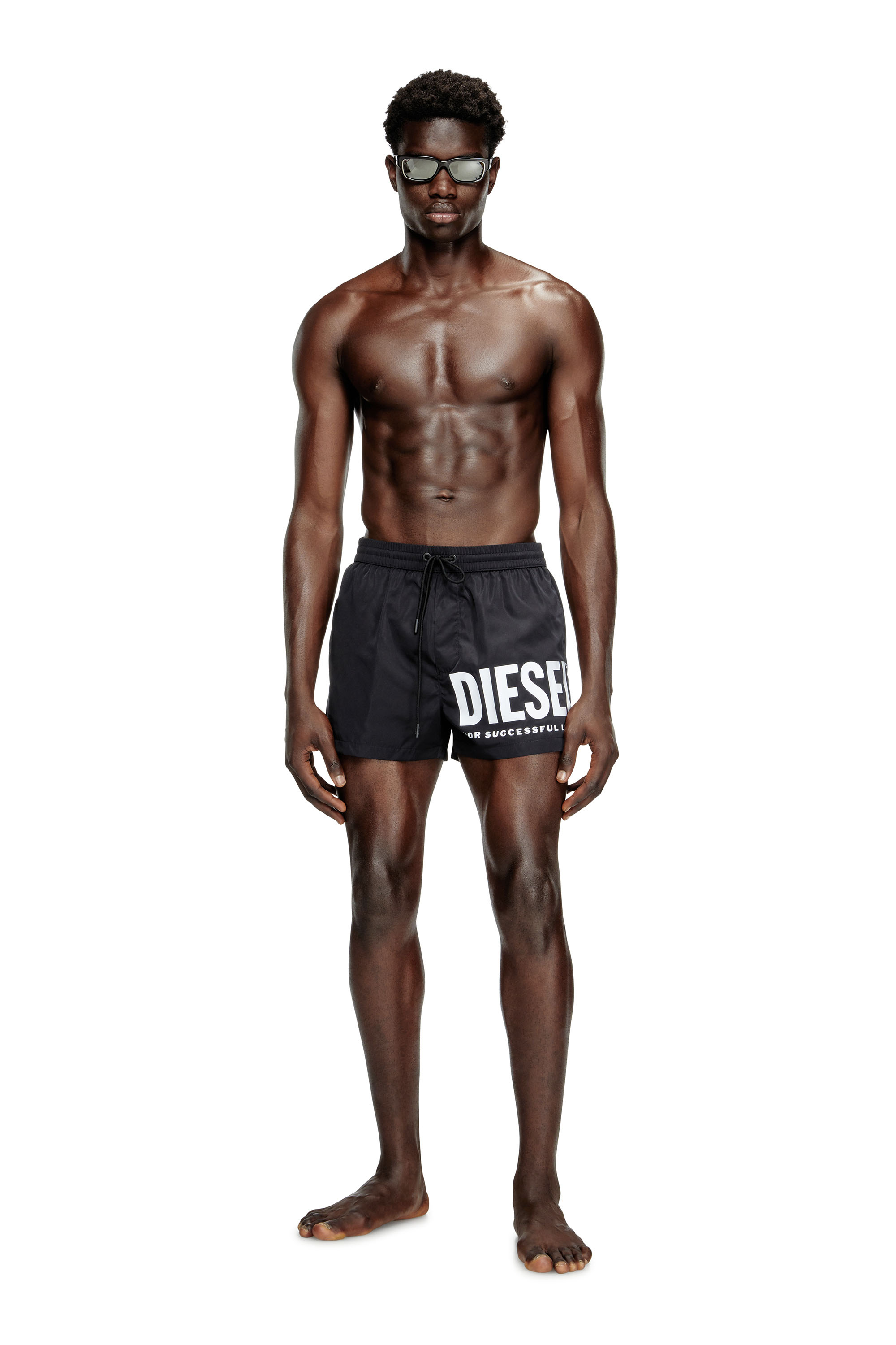 Diesel - MARIO-34-D-CORE, Herren Badeshorts mit Logo-Print in Schwarz/Weiss - 1