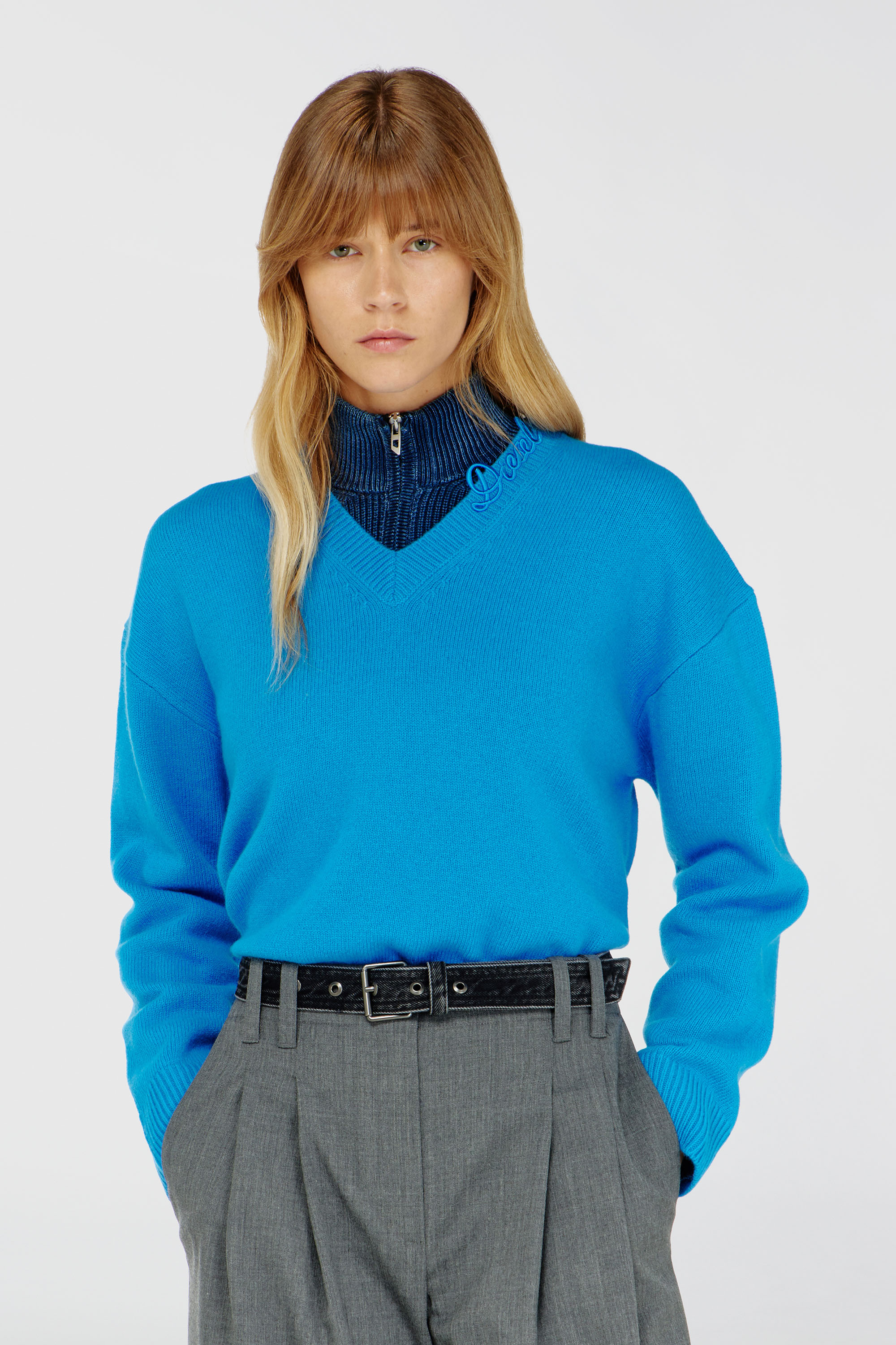 Diesel - M-IMOSA, Damen Wollpullover mit V-Ausschnitt und Logo am Kragen in Azurblau - 1