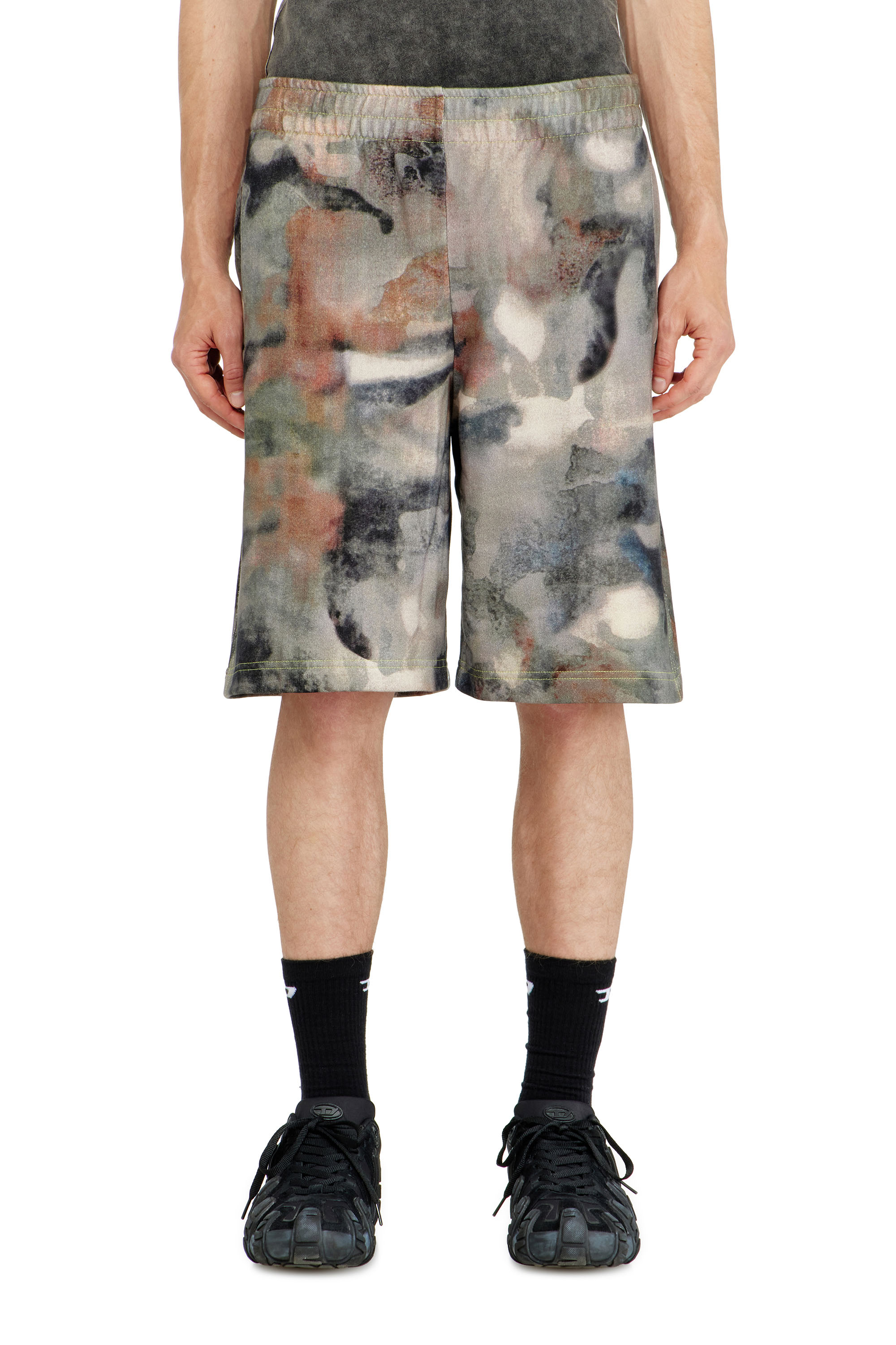Diesel - P-CRONE-V1, Herren Sweatshorts mit digitalem Camouflage-Print in Braun/Gr&uuml;n - 2