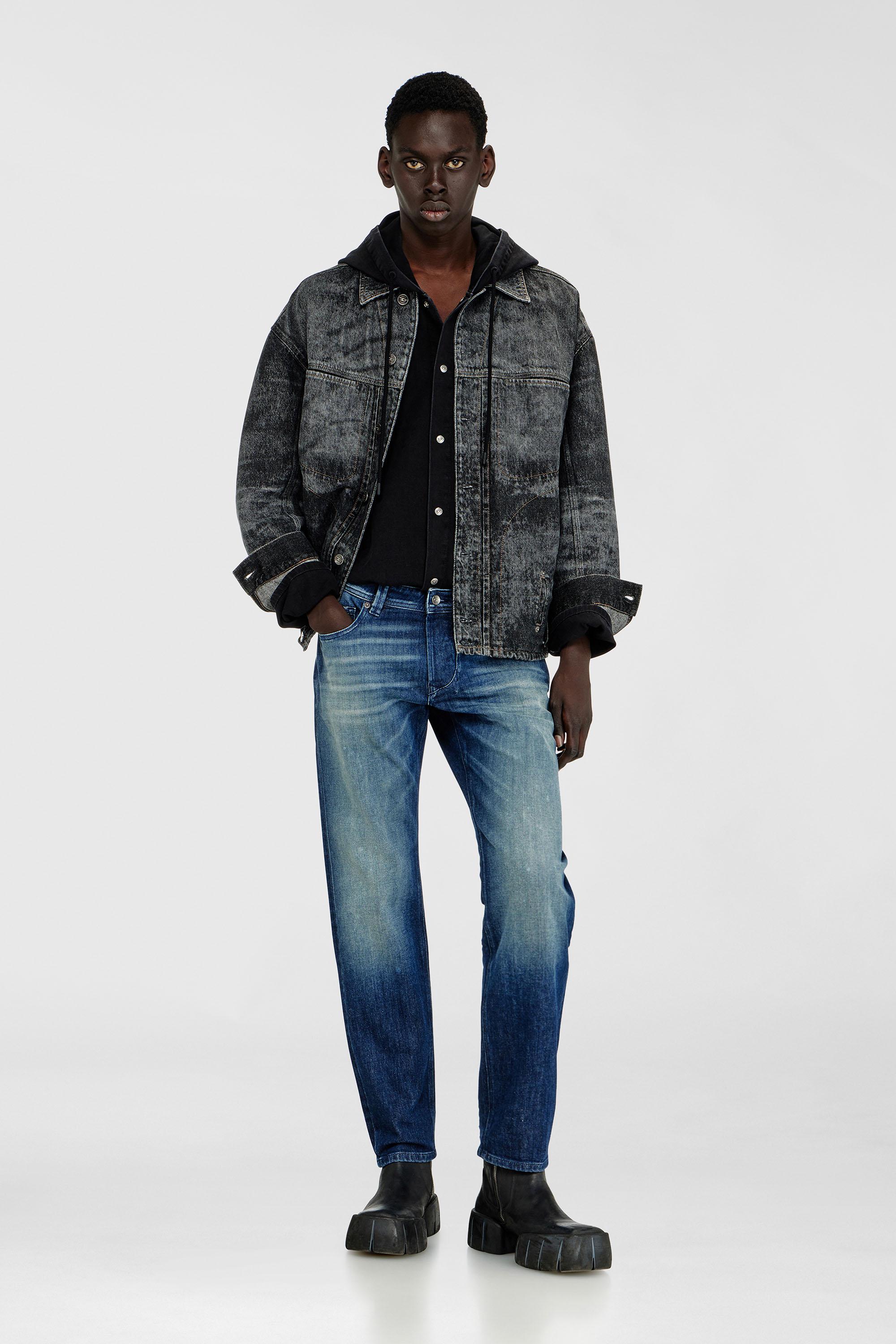 Diesel - Herren Regular Jeans 1986 Larkee-Beex 0KBBR, Dunkelblau - 1