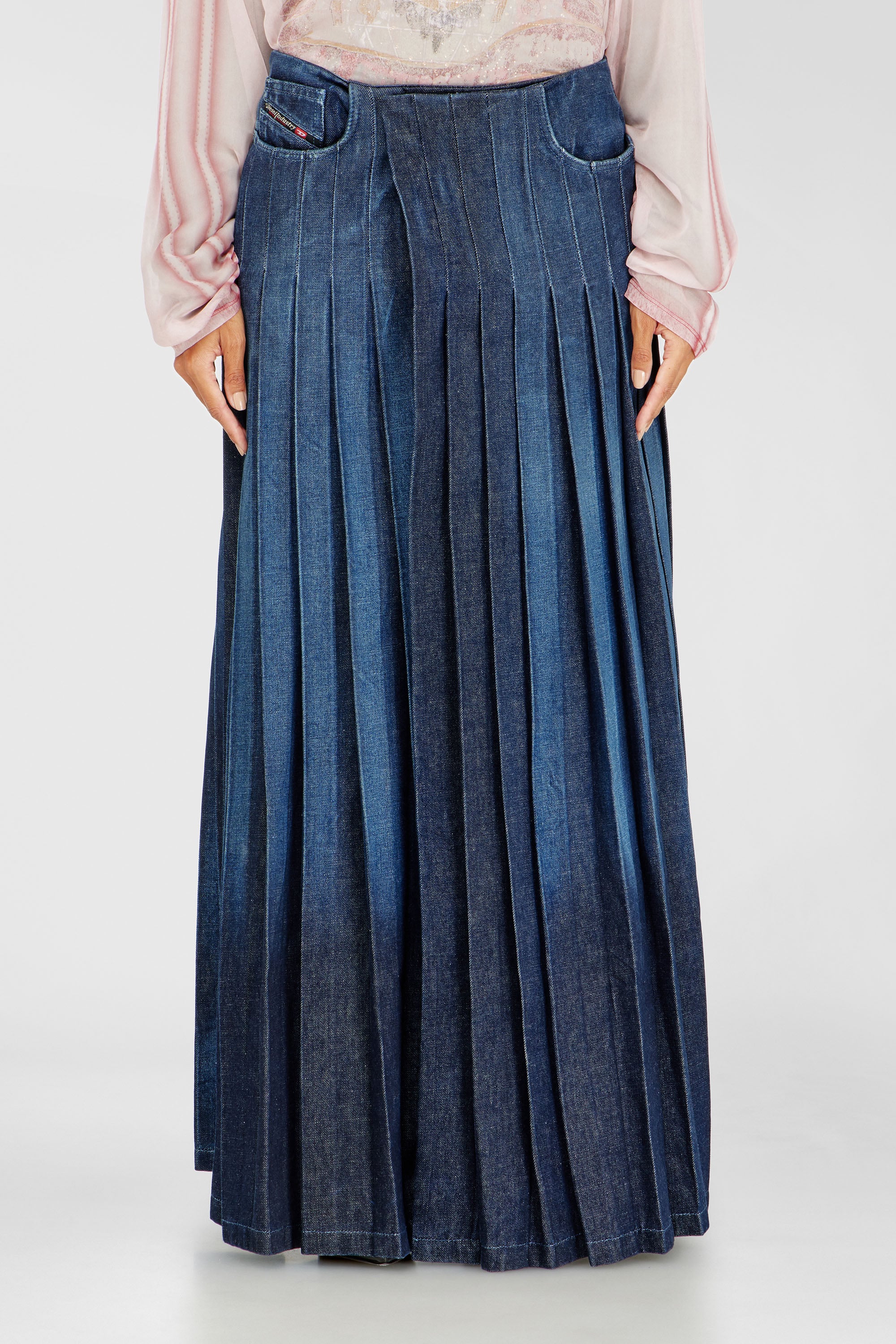 Diesel - D-QUILTY-FSJ1, Unisex Langer Wickelrock aus plissiertem Denim in Dunkelblau - 1