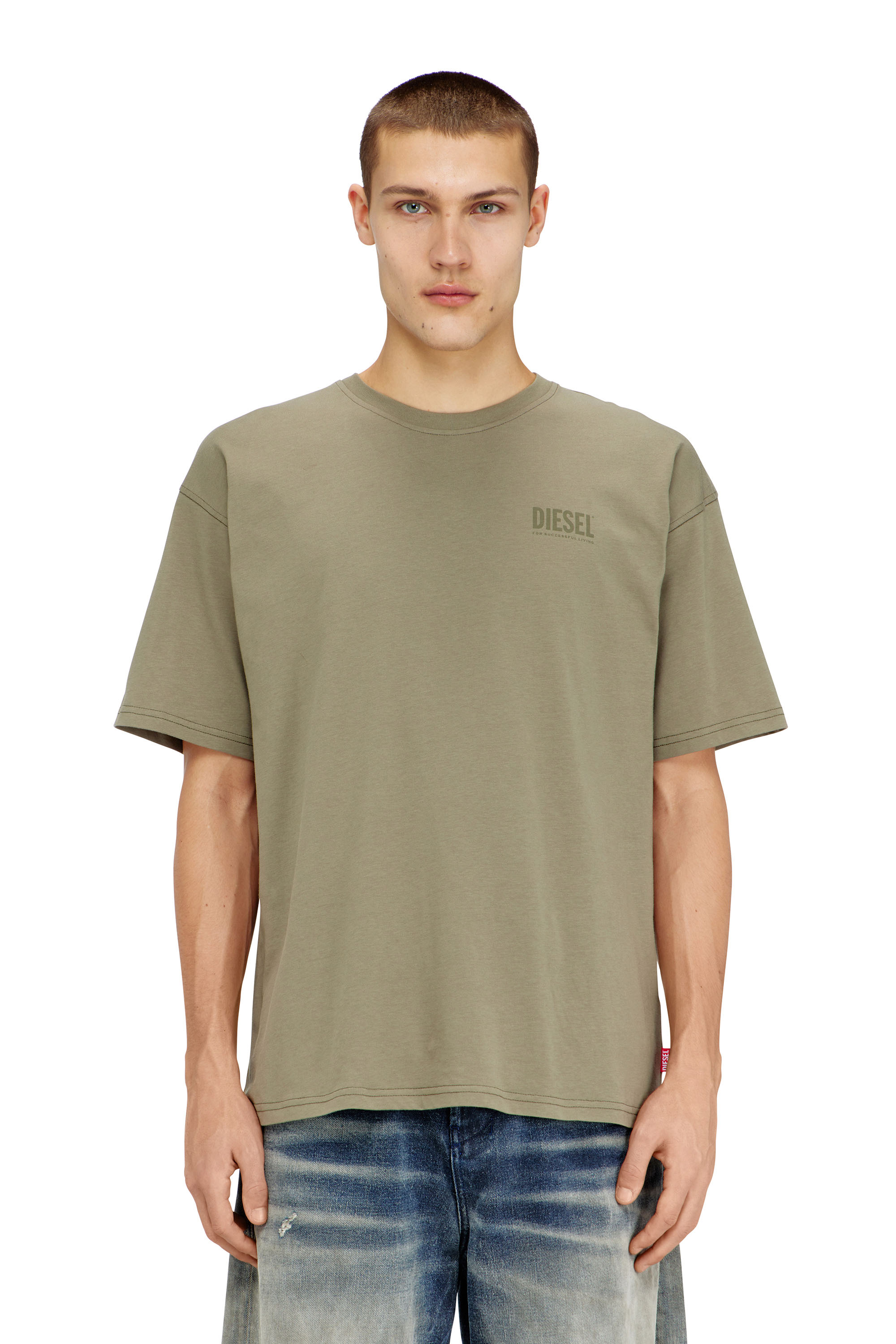 Diesel - T-BOXT-V8, Herren Locker geschnittenes T-Shirt mit Camouflage-Print auf dem R&uuml;cken in Armeegr&uuml;n - 1