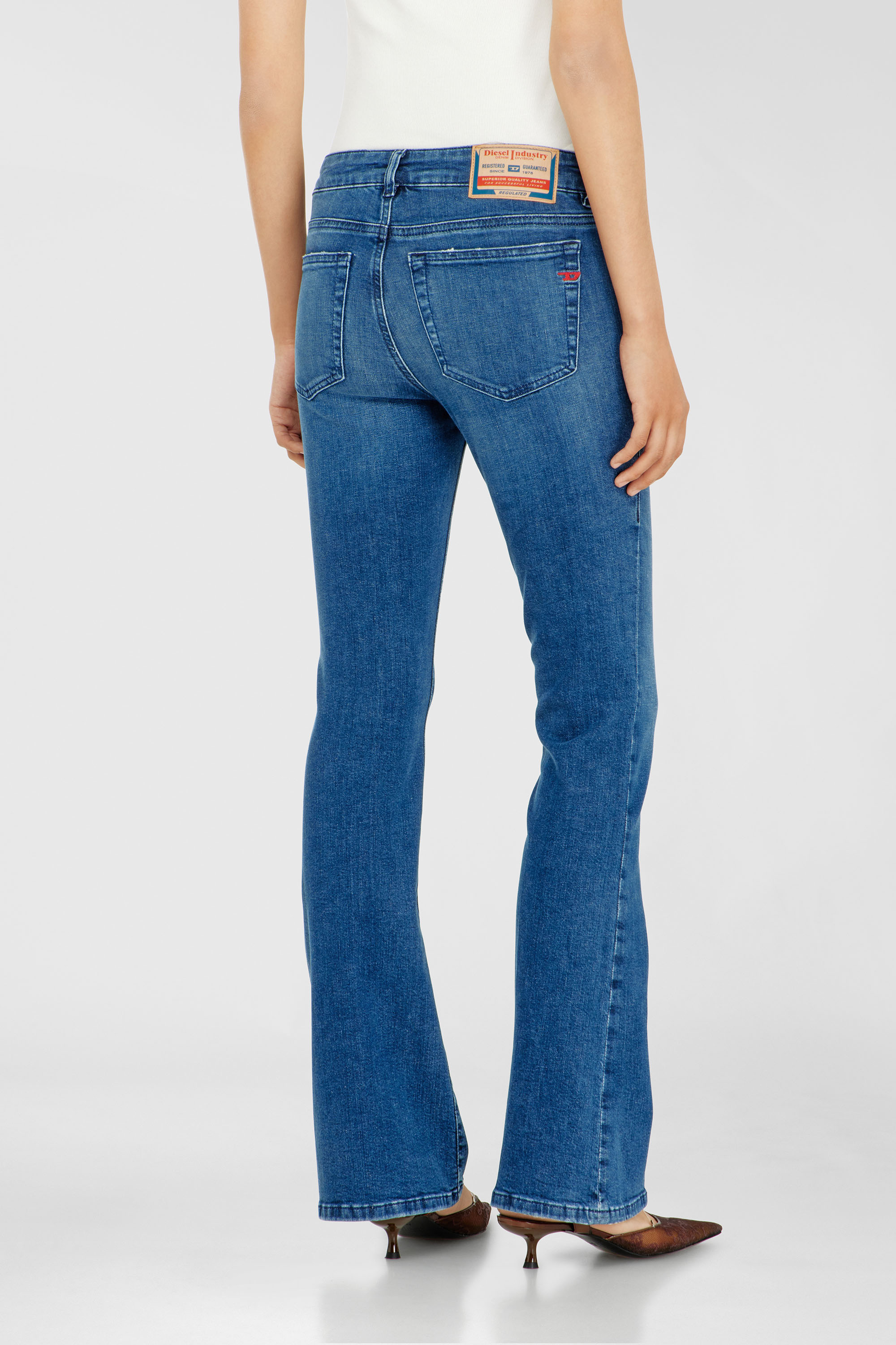 Diesel - Damen Bootcut Jeans 1969 D-Ebbey 0ADBB, Mittelblau - 5