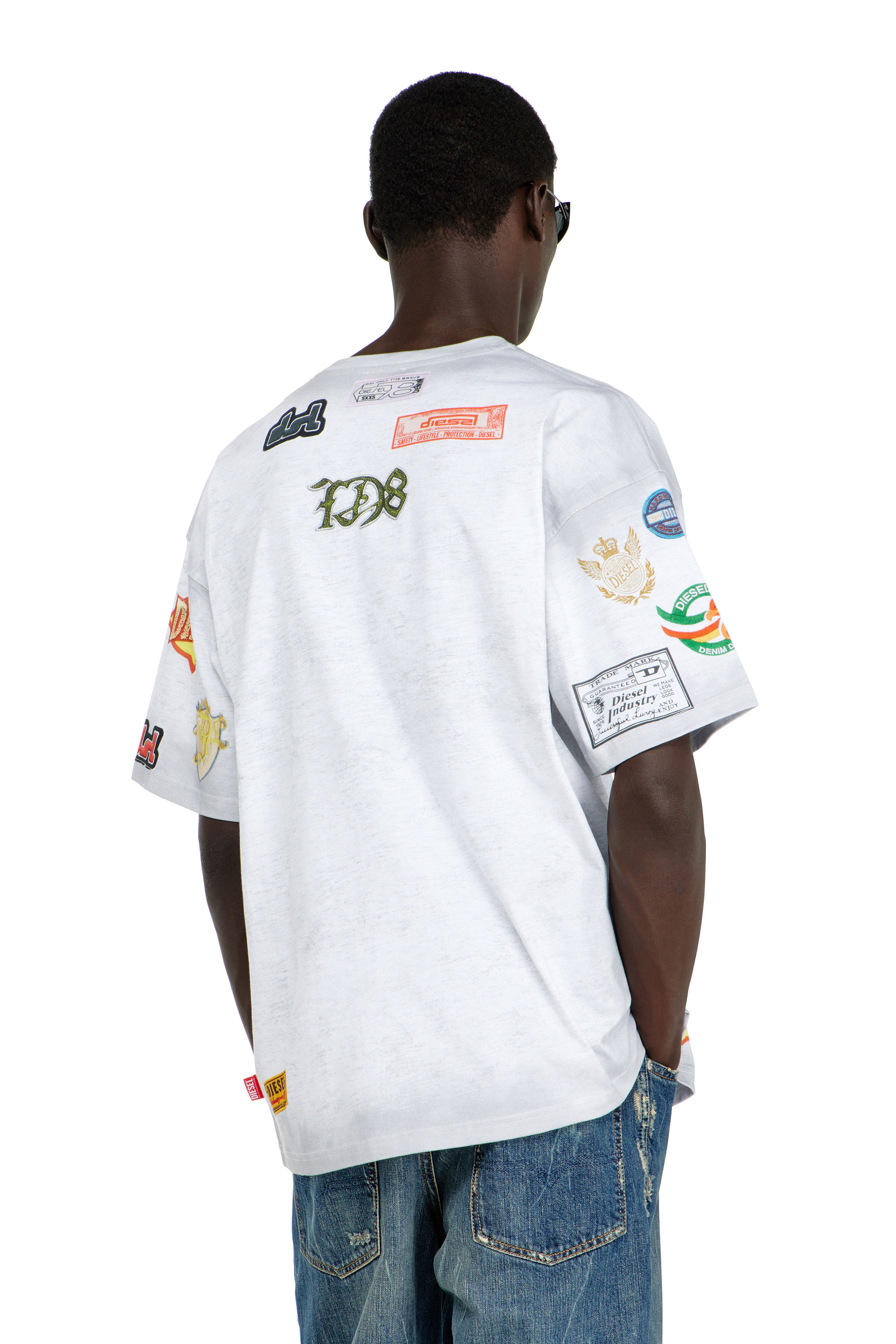 Diesel - T-BOXT-AA6, Herren T-Shirt aus Baumwolle mit all-over patches print in Wei&szlig; - 4
