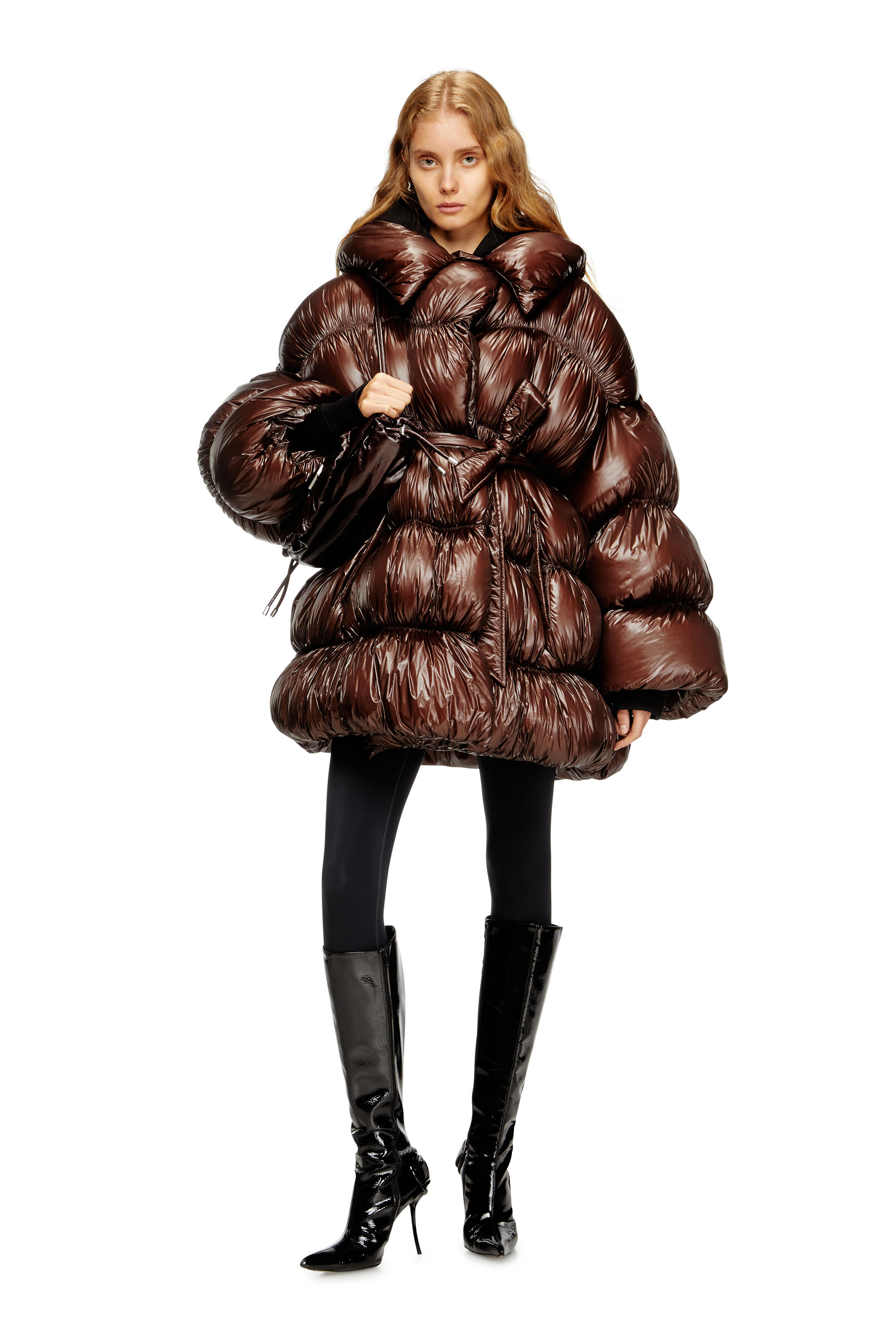 Diesel - W-INONA, Damen Kurzer gesteppter Daunenmantel mit Gürtel in Braun - 1