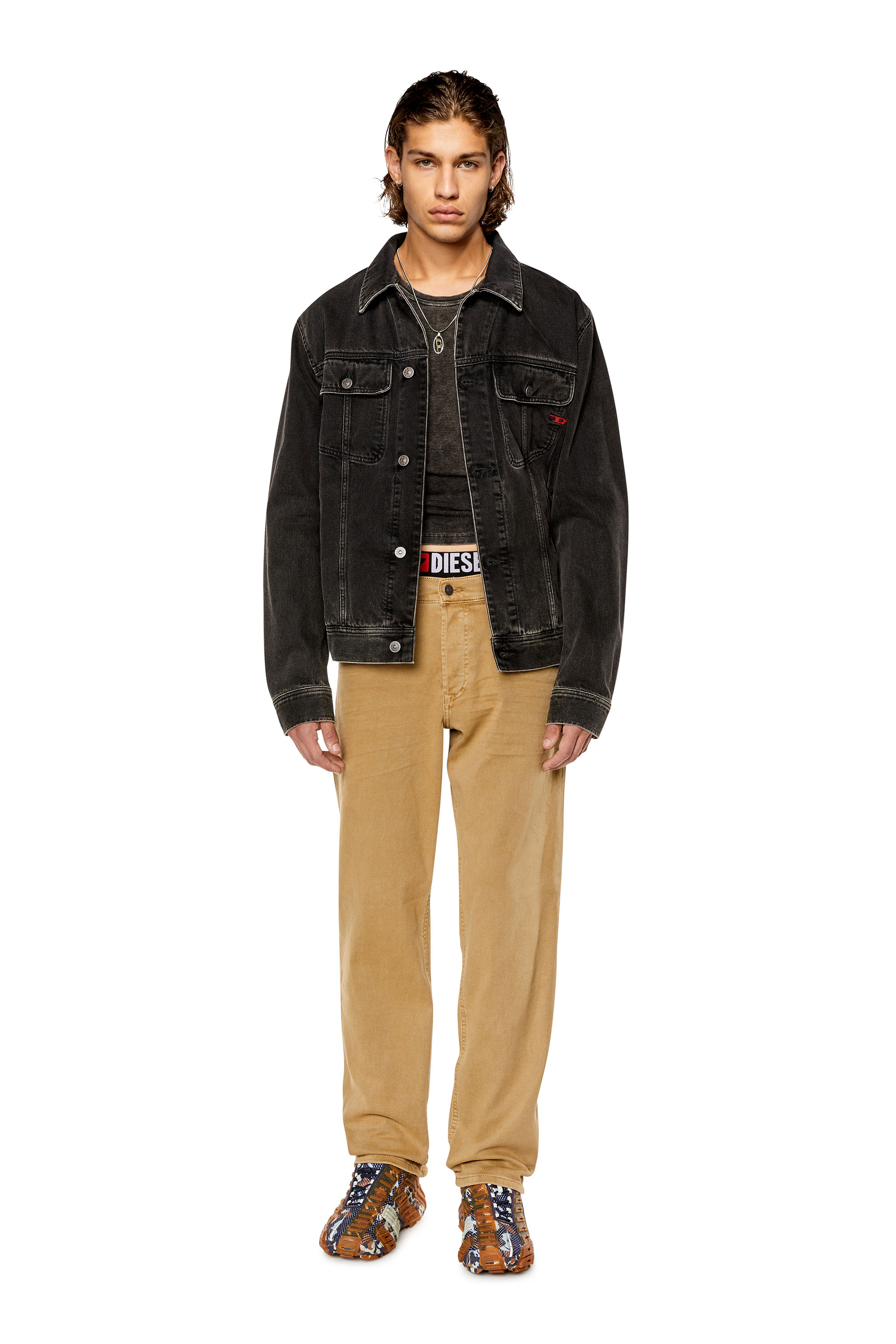 Diesel - 2023 D-Finitive 0QWTY Tapered Jeans, Hellbraun - Image 4