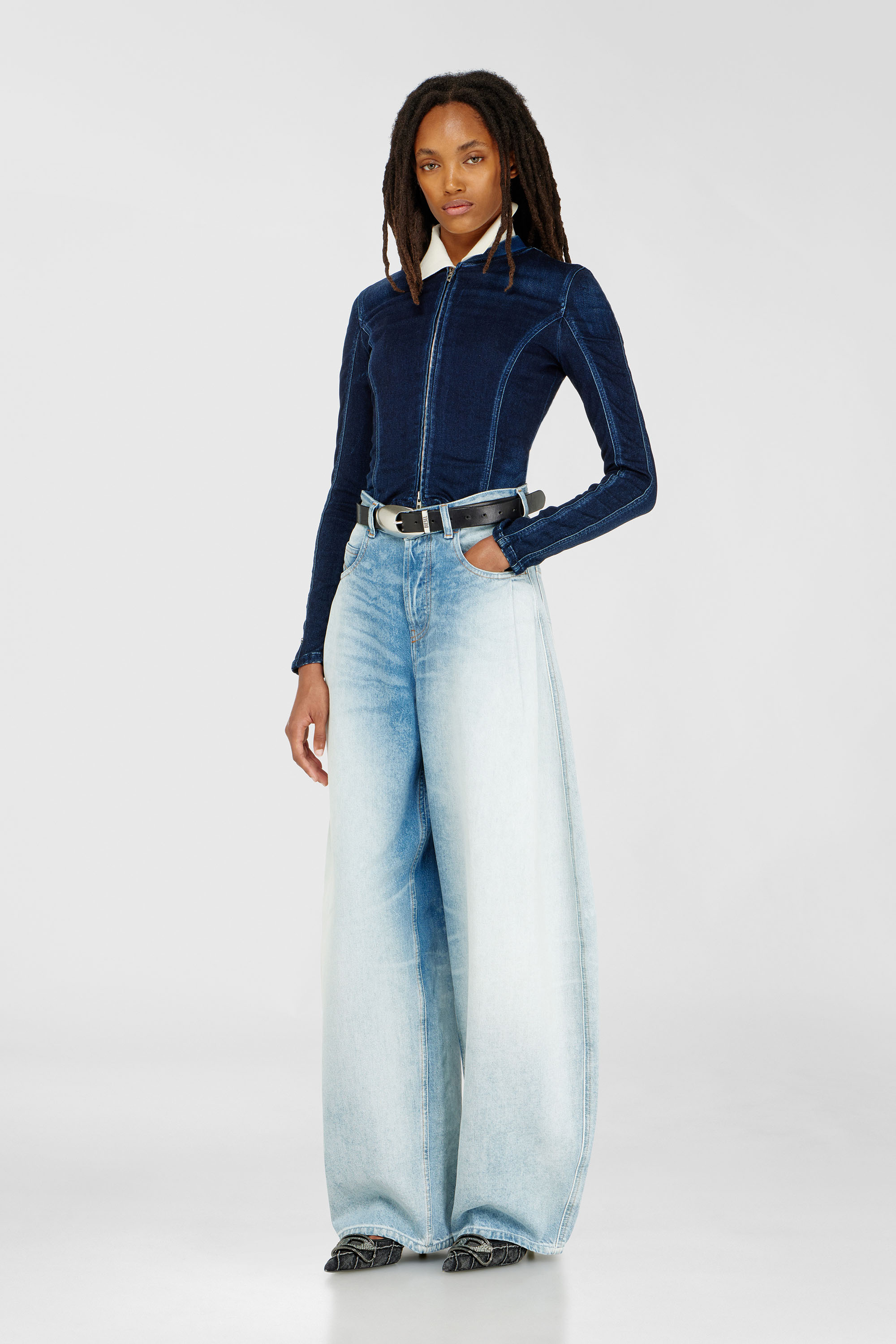 Diesel - DE-GARY-D JOGG, Damen Cropped jacket aus JoggJeans in Dunkelblau - 2