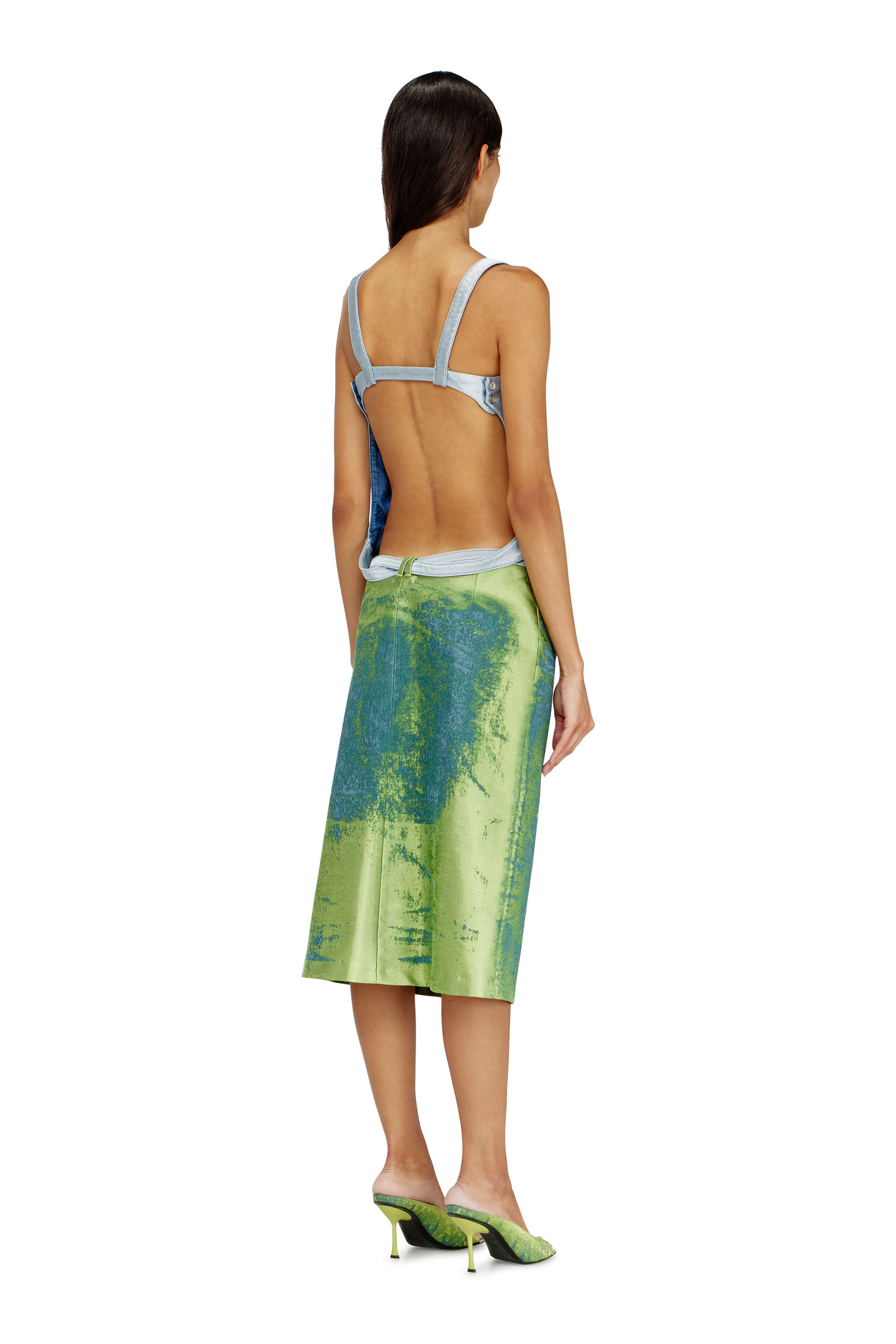 Diesel - DE-SANAT-FSI, Damen Sch&uuml;rzenkleid mit offenem R&uuml;cken aus farbigem Satindenim in Blau/Gr&uuml;n - 4