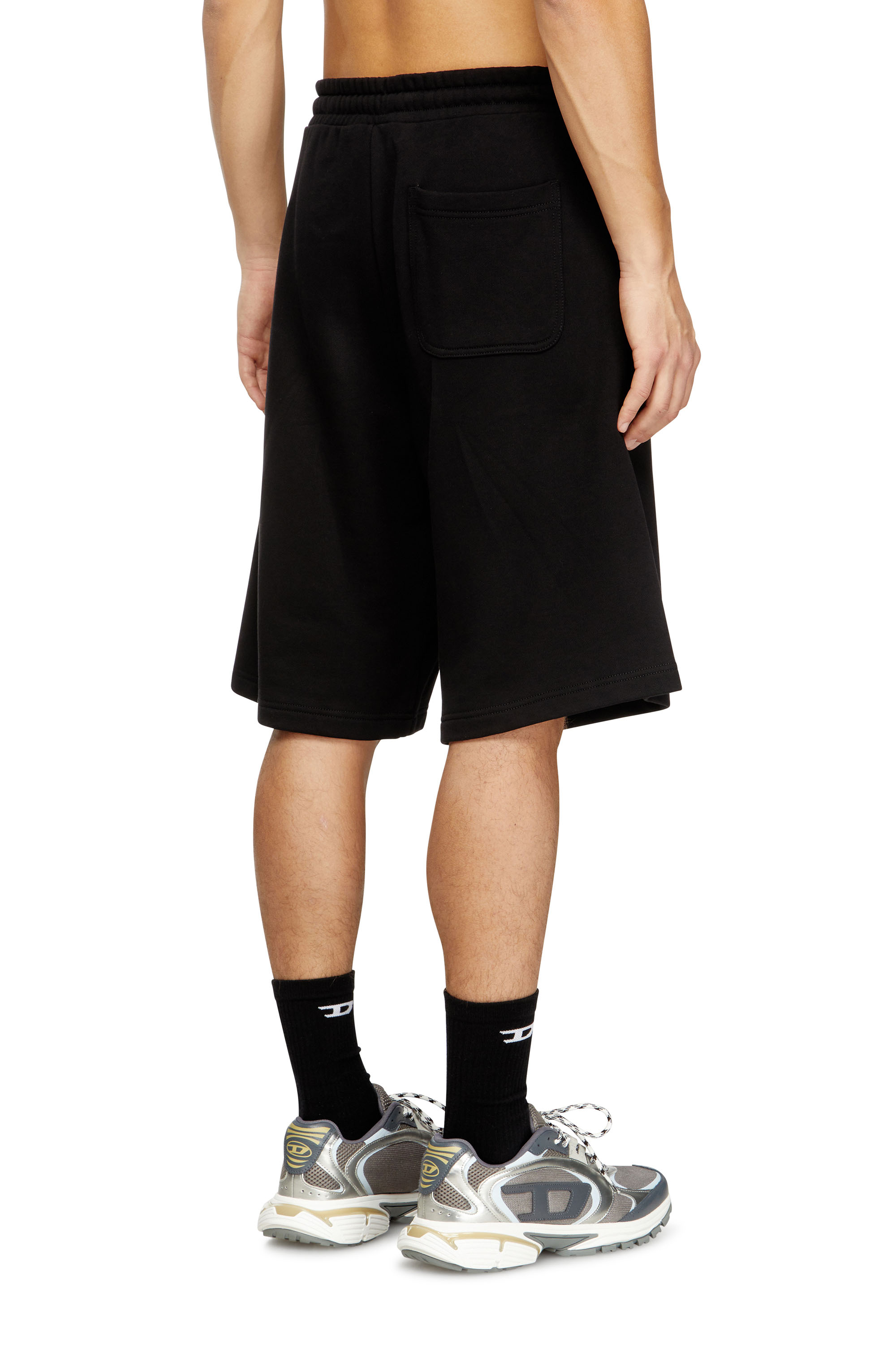 Diesel - P-CROW-DIV, Herren Fleece-Shorts mit Maxi-Logopatch in Schwarz - 4