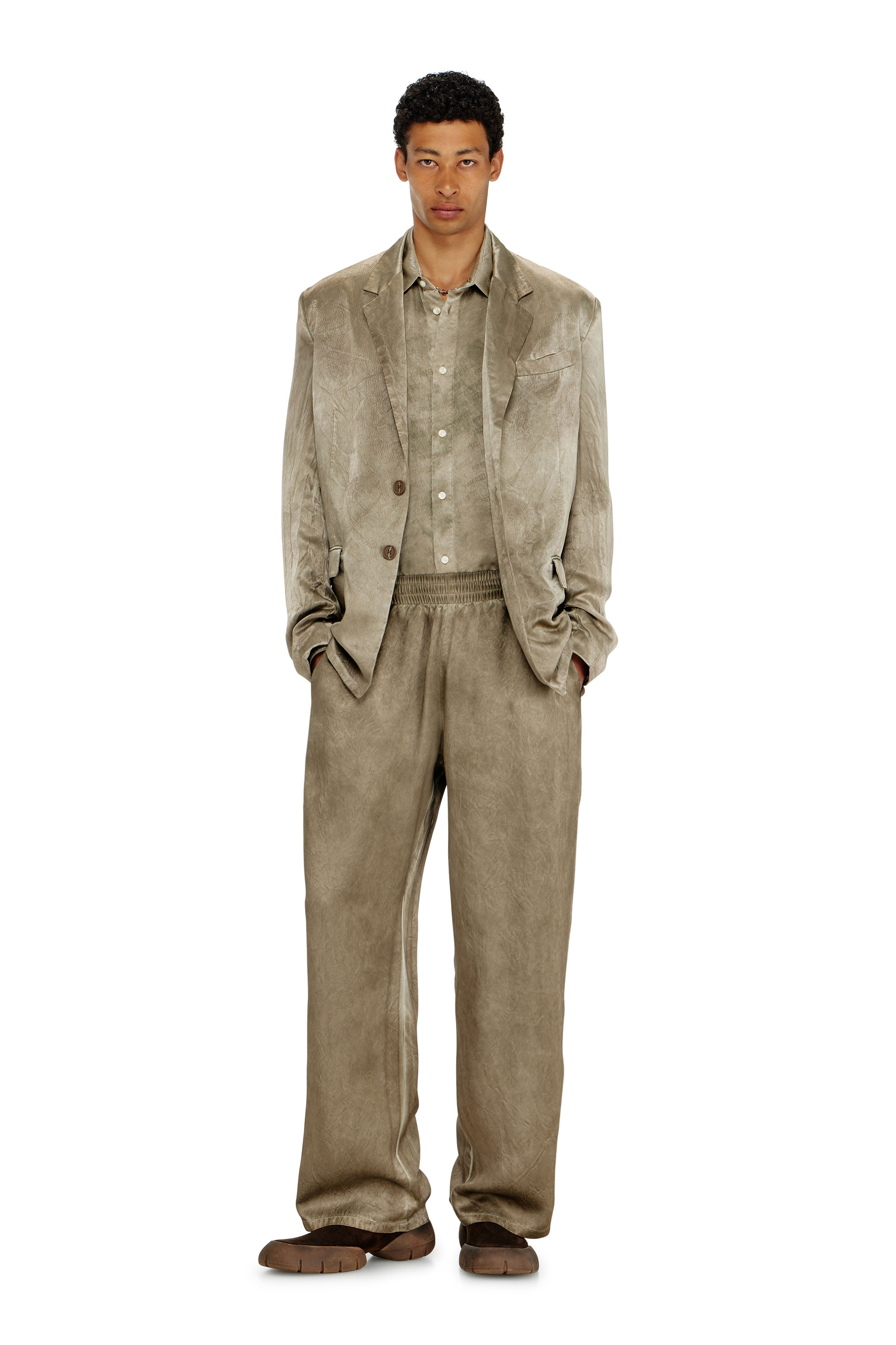 Diesel - P-THECK-AGCT, Herren Hose aus geknittertem Satin in Hellbraun - 1