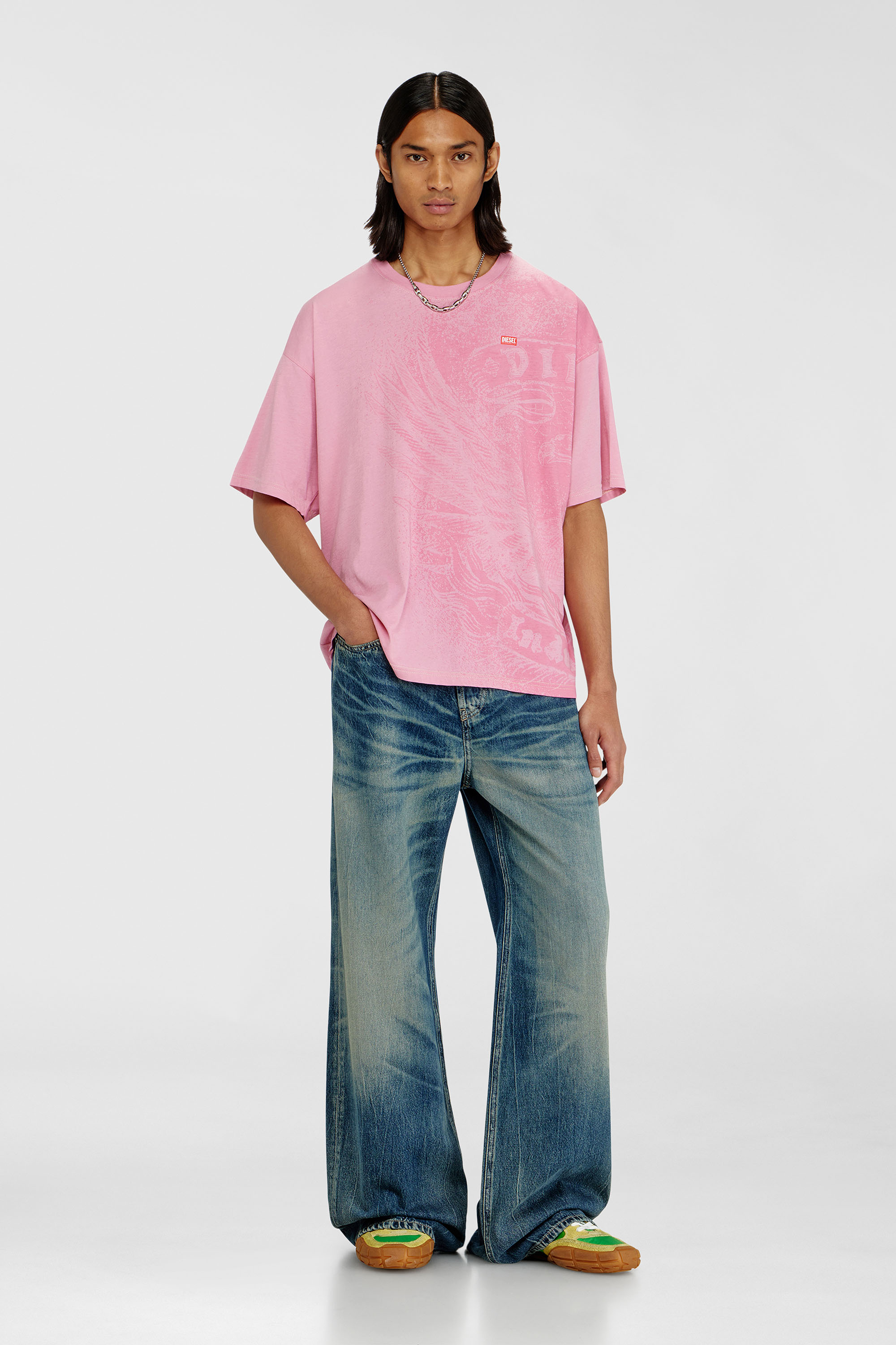 Diesel - T-BOXT-AA3, Herren Locker geschnittenes T-Shirt mit Pigmentdruck in Rosa - 2