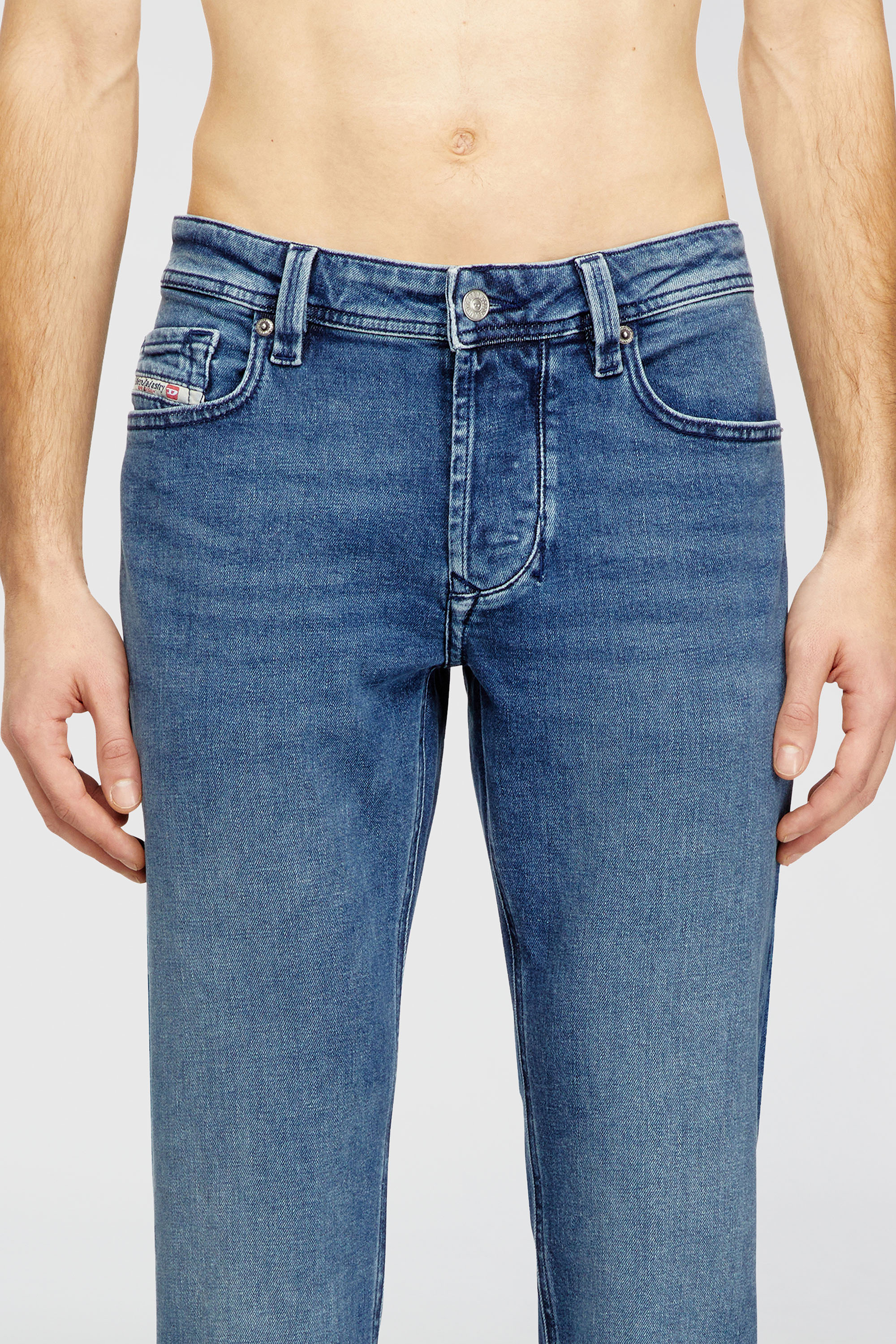 Diesel - Herren Regular Jeans 1986 Larkee-Beex 0ADBA, Mittelblau - 5