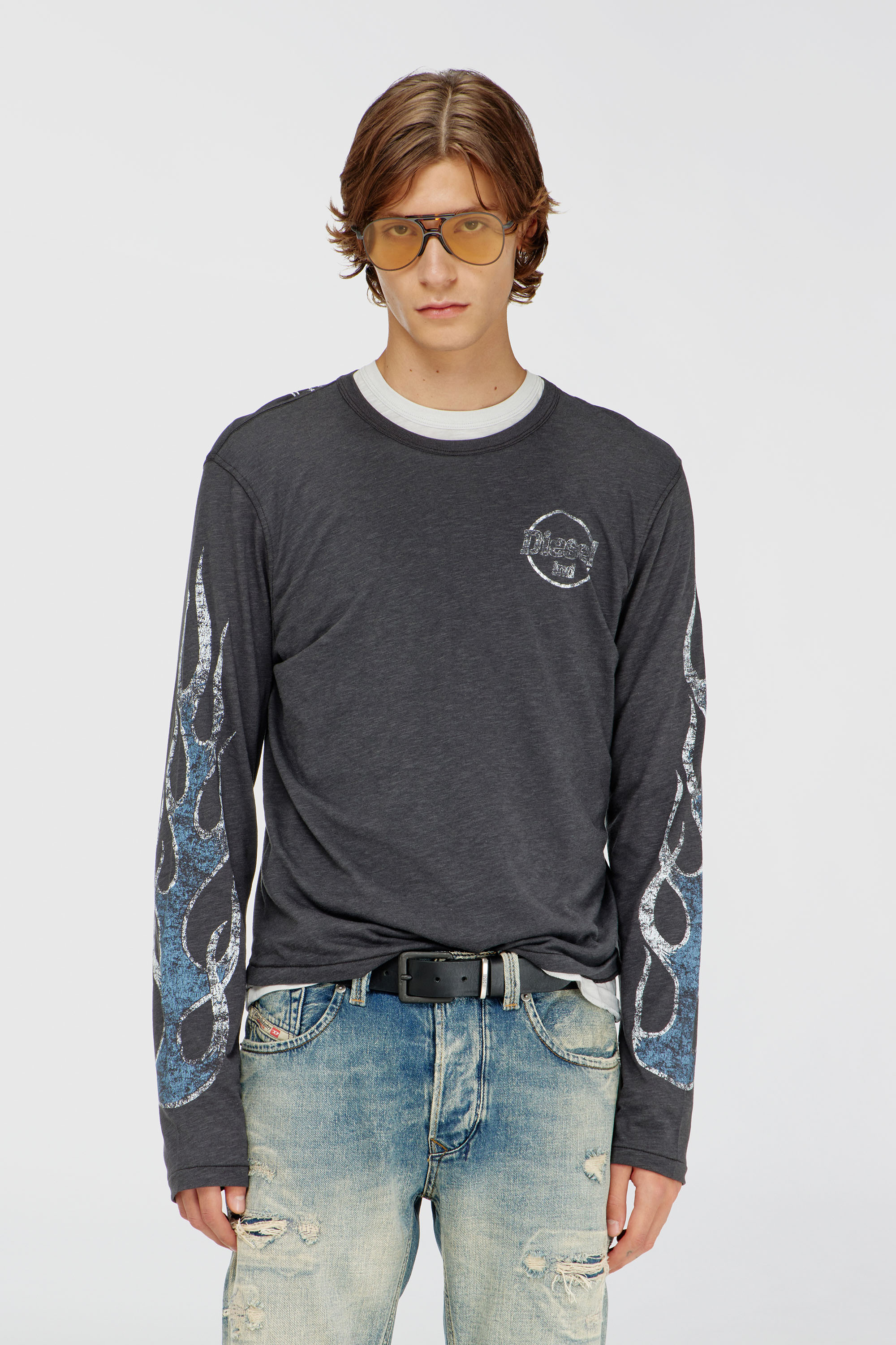 Diesel - T-NOTS-LS, Herren Langarm-T-Shirt aus Slub-Jersey mit Crack-Print in Dunkelgrau - 1