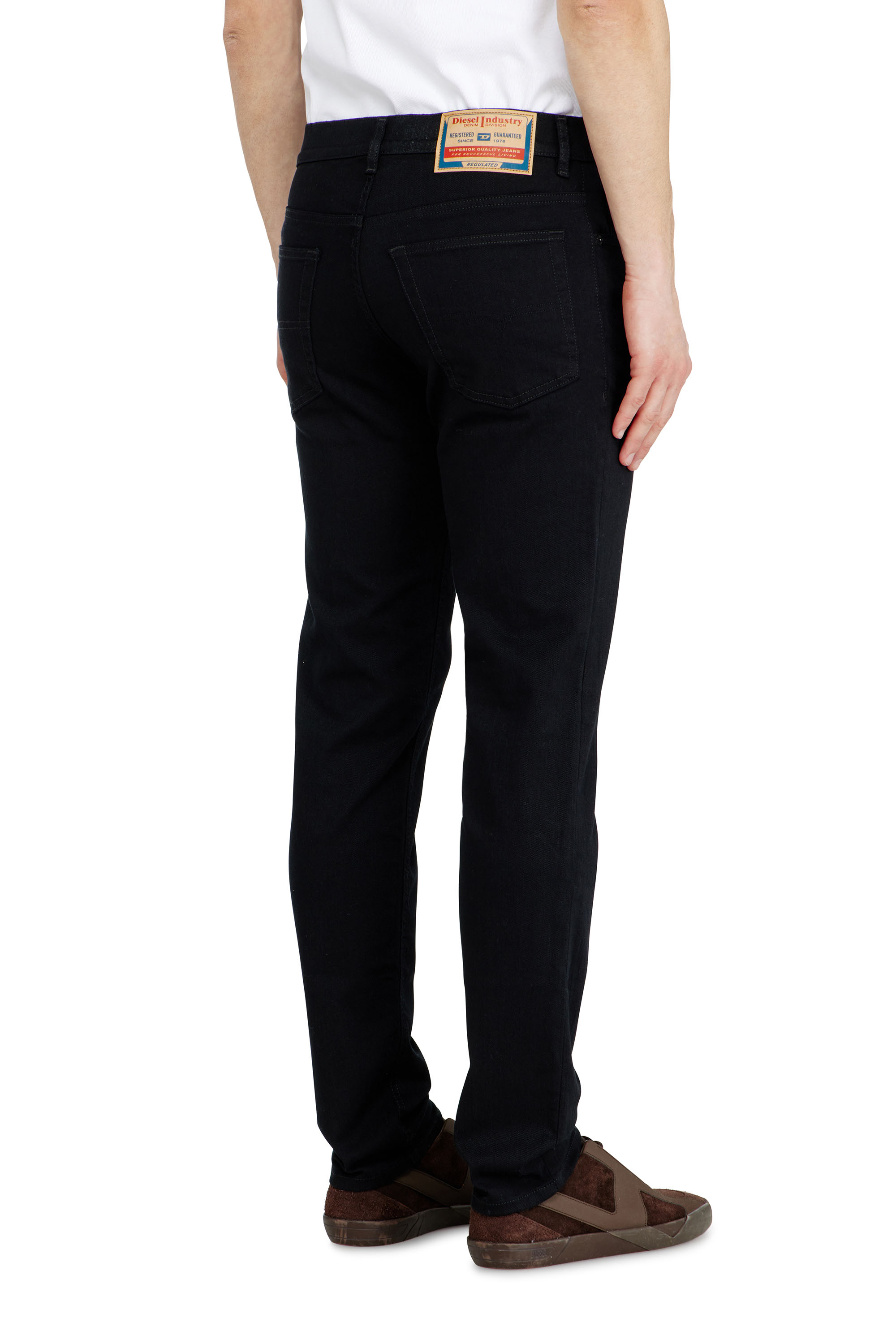 Diesel - Herren Regular Jeans 1985 Larkee 0688H, Schwarz/Dunkelgrau - 5