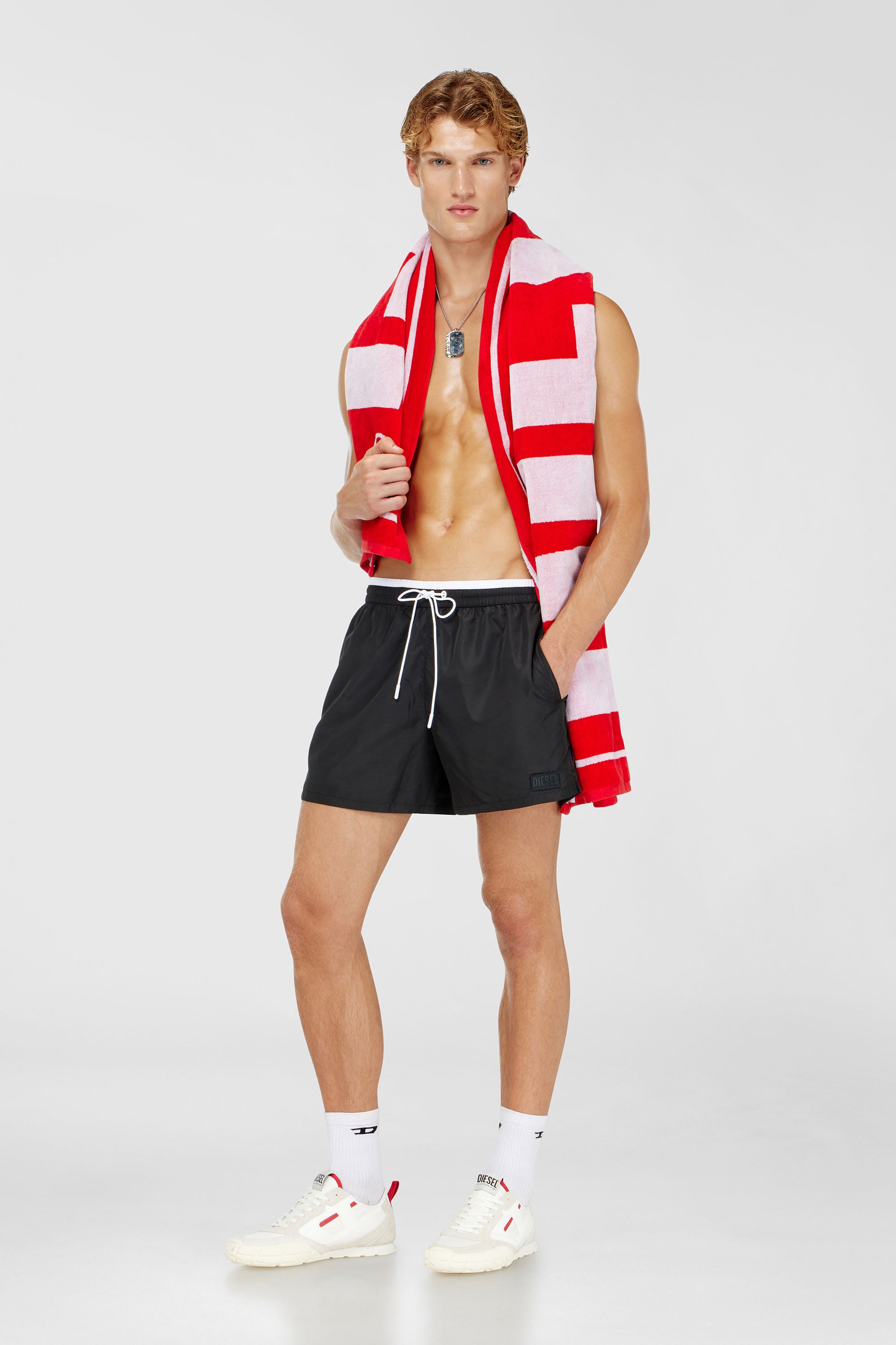 Diesel - JOEL-37-D-CORE, Herren Badeshorts mit kontrastierendem Bundabschluss in Schwarz - 1