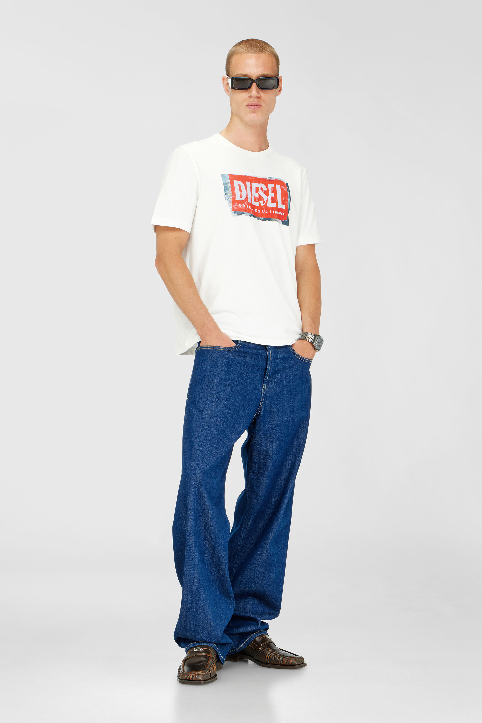 Diesel - T-ADJUST-Q6, Herren T-Shirt mit Logo in Knitter-Optik in Wei&szlig; - 2