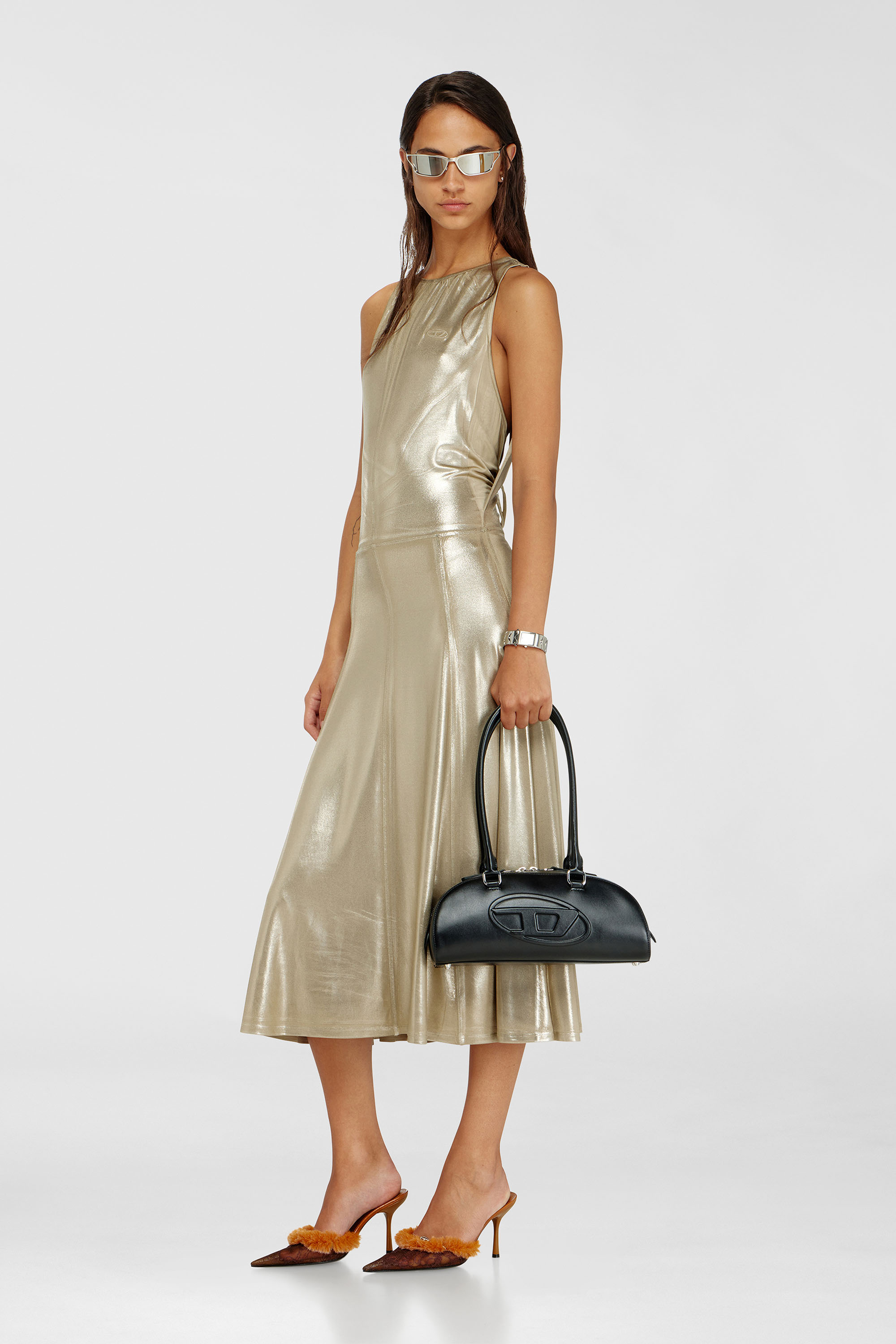 Diesel - D-DYVYNY, Damen Flie&szlig;endes Metallic-Midikleid mit offenem R&uuml;cken in Gold - 2