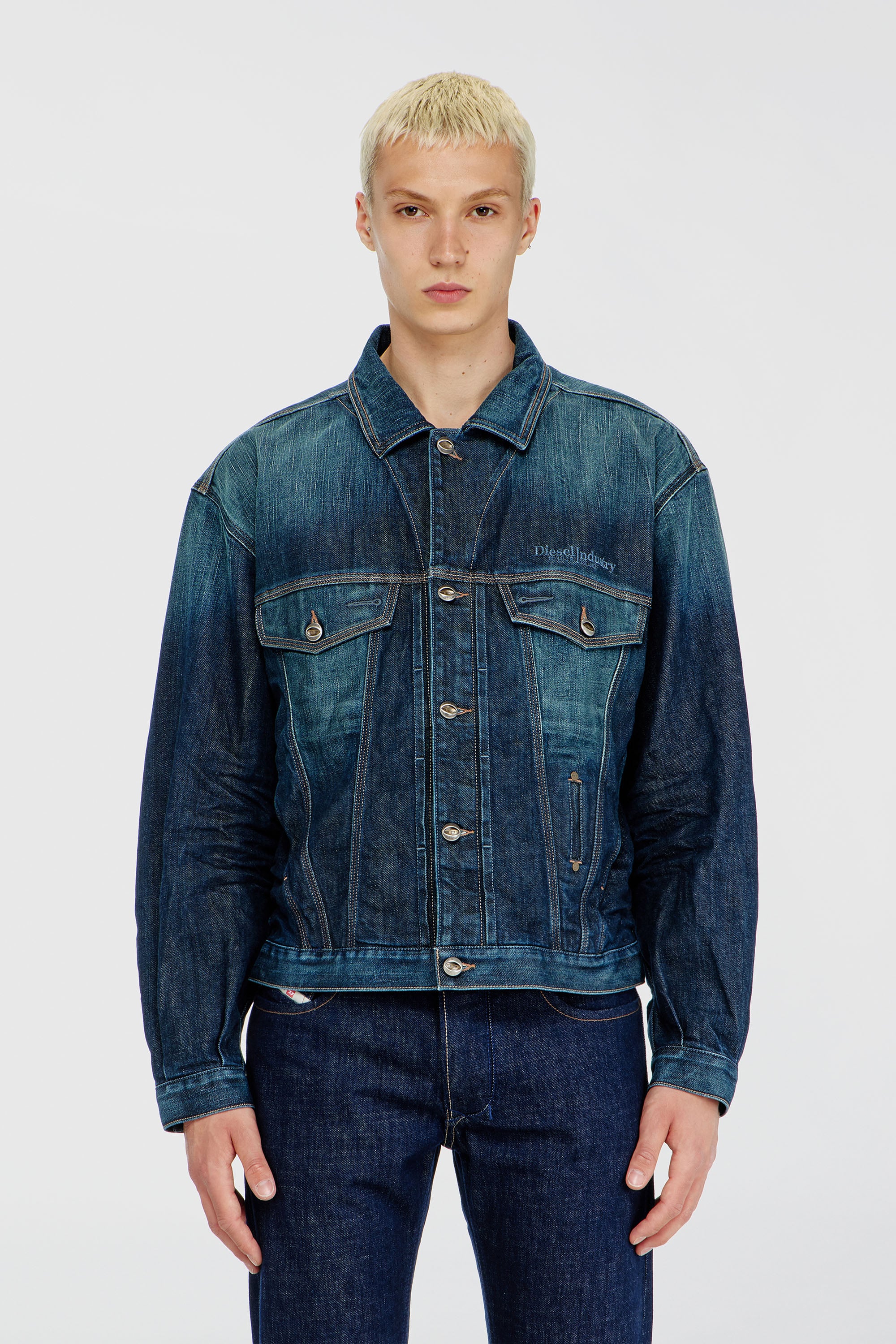 Diesel - D-DENVER-CL, Unisex Trucker-Jacke aus selvedge denim in Mittelblau - 1