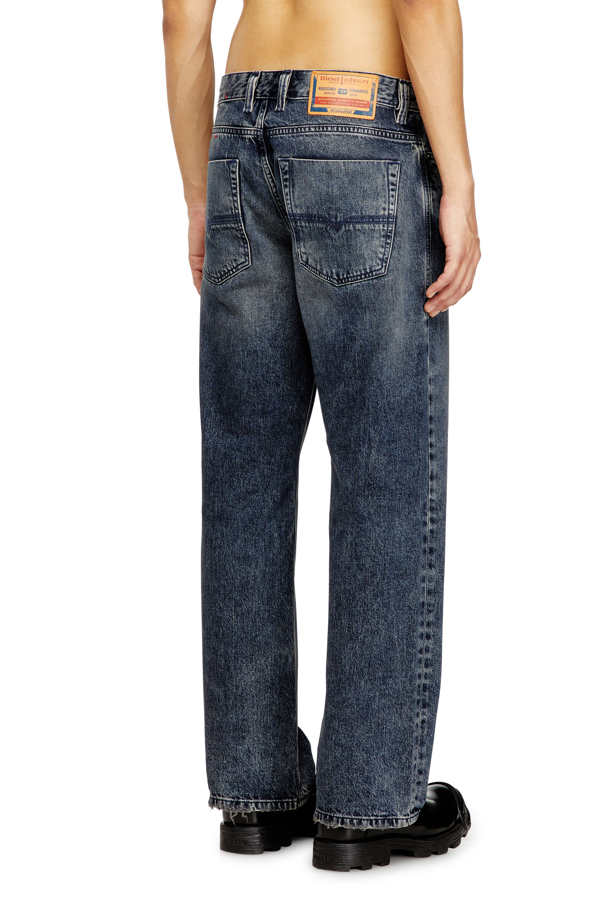 Diesel - Herren Relaxed Jeans 1980 D-Eeper 09N68, Dunkelblau - 4