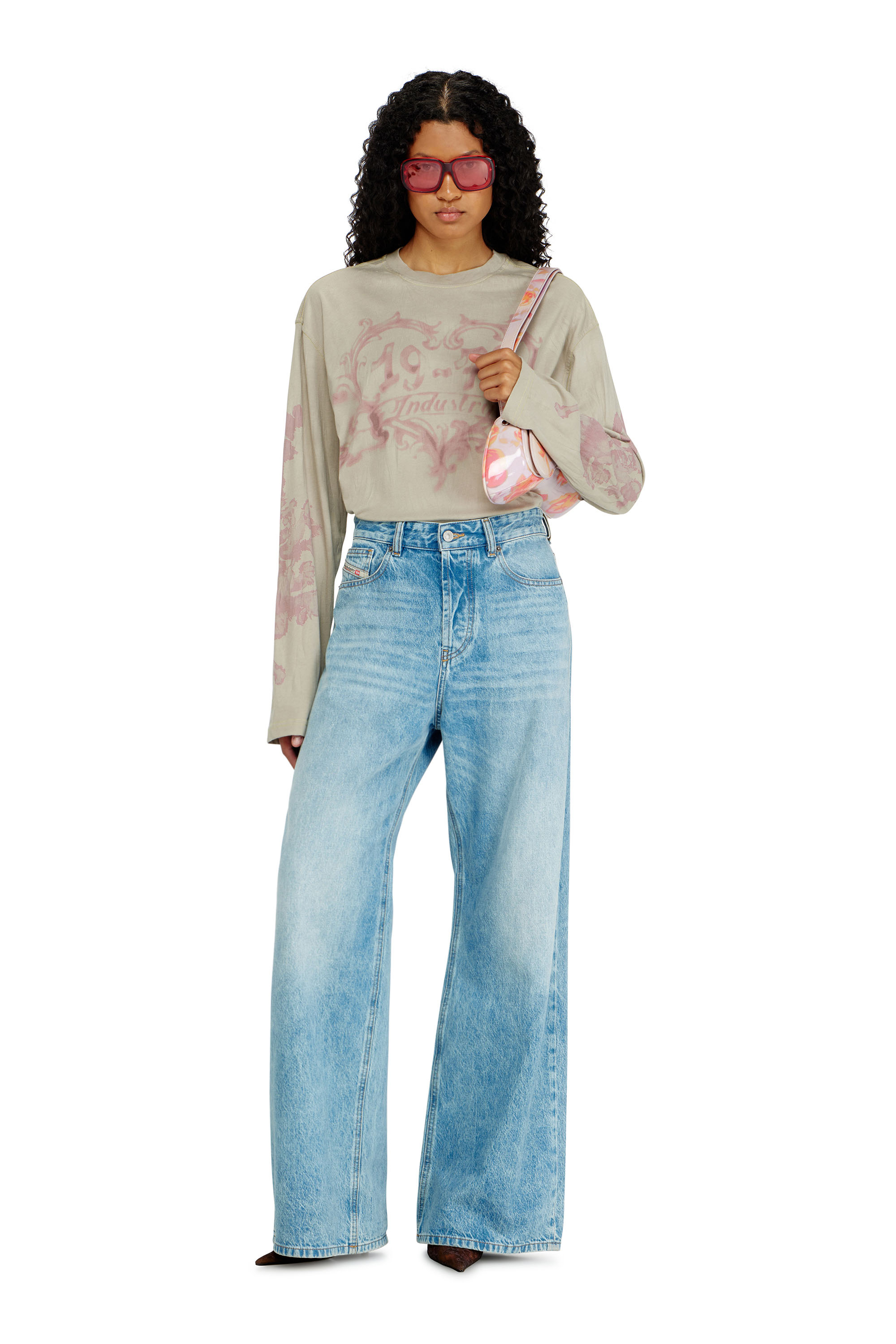 Diesel - T-HILARY-LS-AA1, Damen Langarmshirt aus Baumwolle mit Grafikprint in Beige - 2