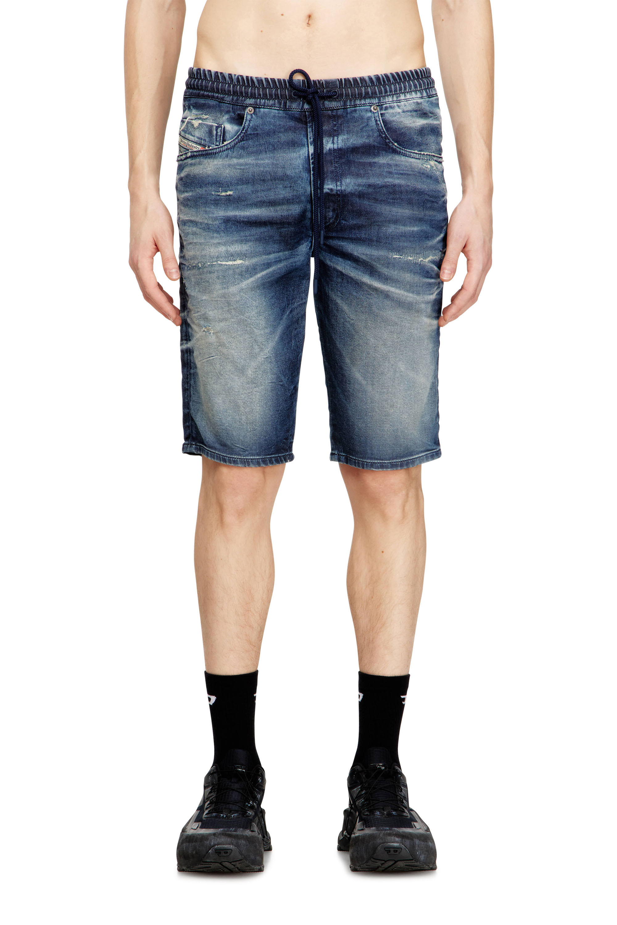 Diesel - 2033 D-KROOLEY-SHORT JOGG, Herren Slim-Fit-Shorts aus behandelten JoggJeans in Blau - 2