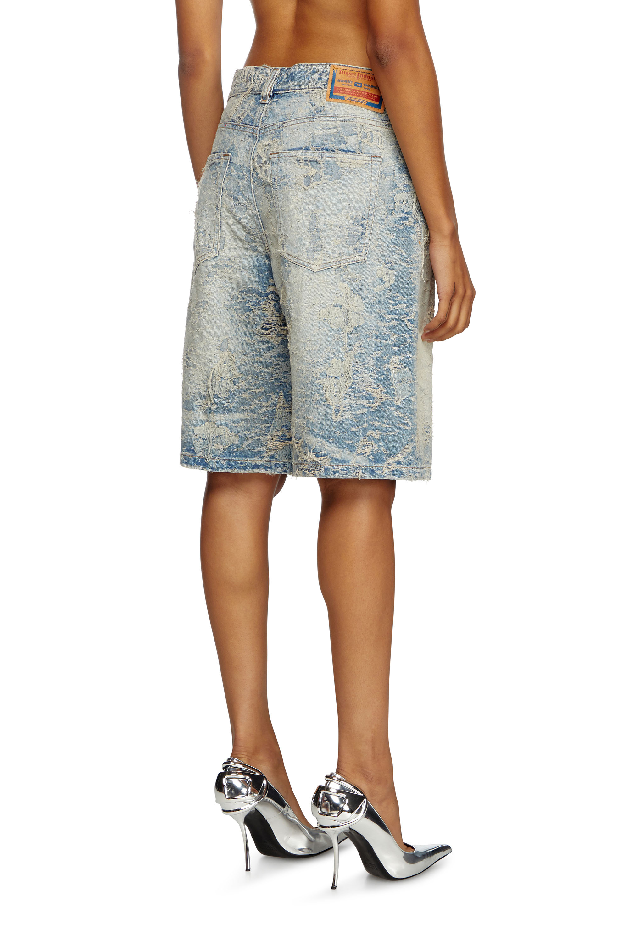 Diesel - DE-SIRE-SHORT-FSF, Damen Shorts aus Jacquard-Denim mit Schmutz-Effekt in Hellblau - 3