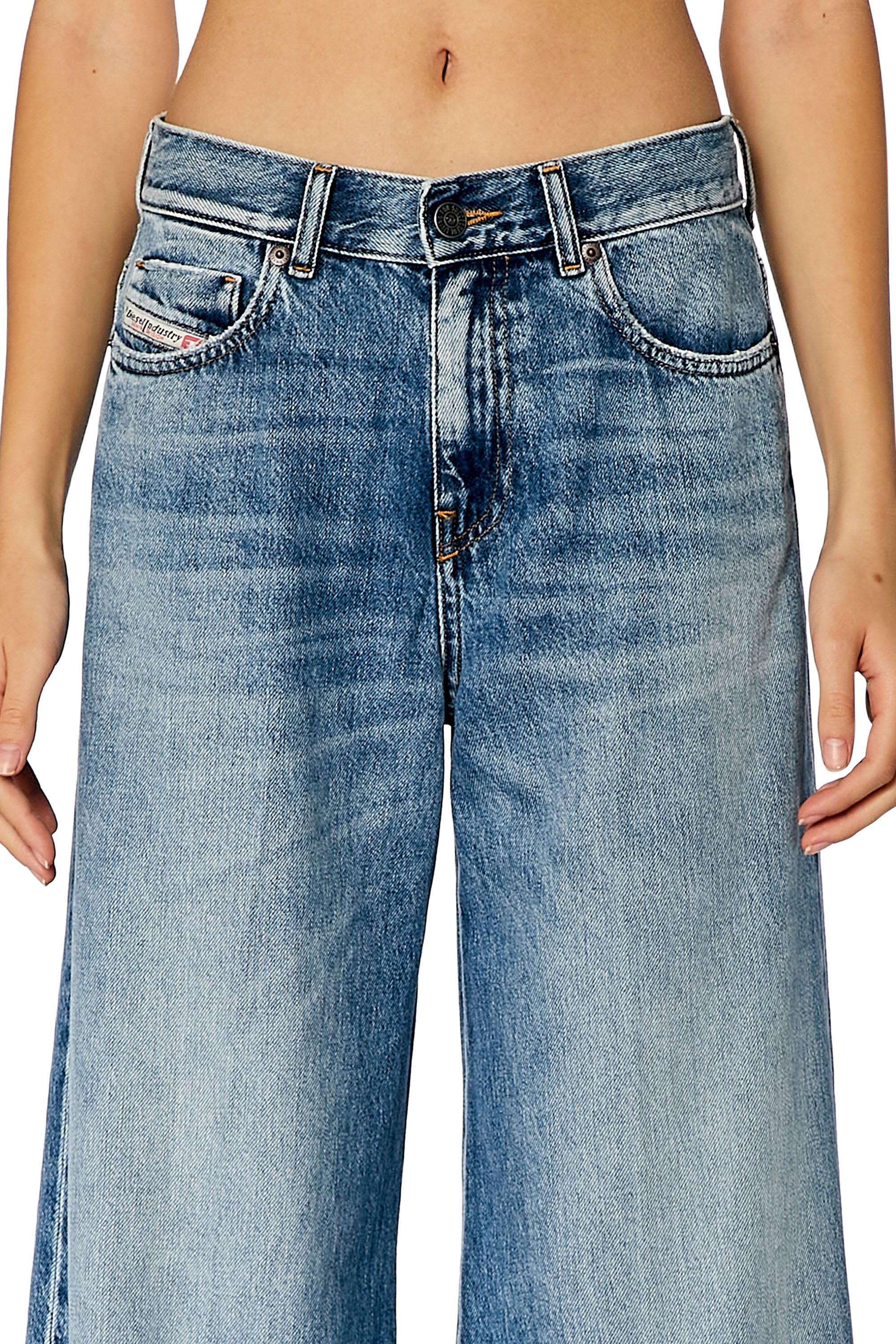 Diesel - Bootcut and Flare Jeans 1978 D-Akemi 09H95, Mittelblau - Image 3