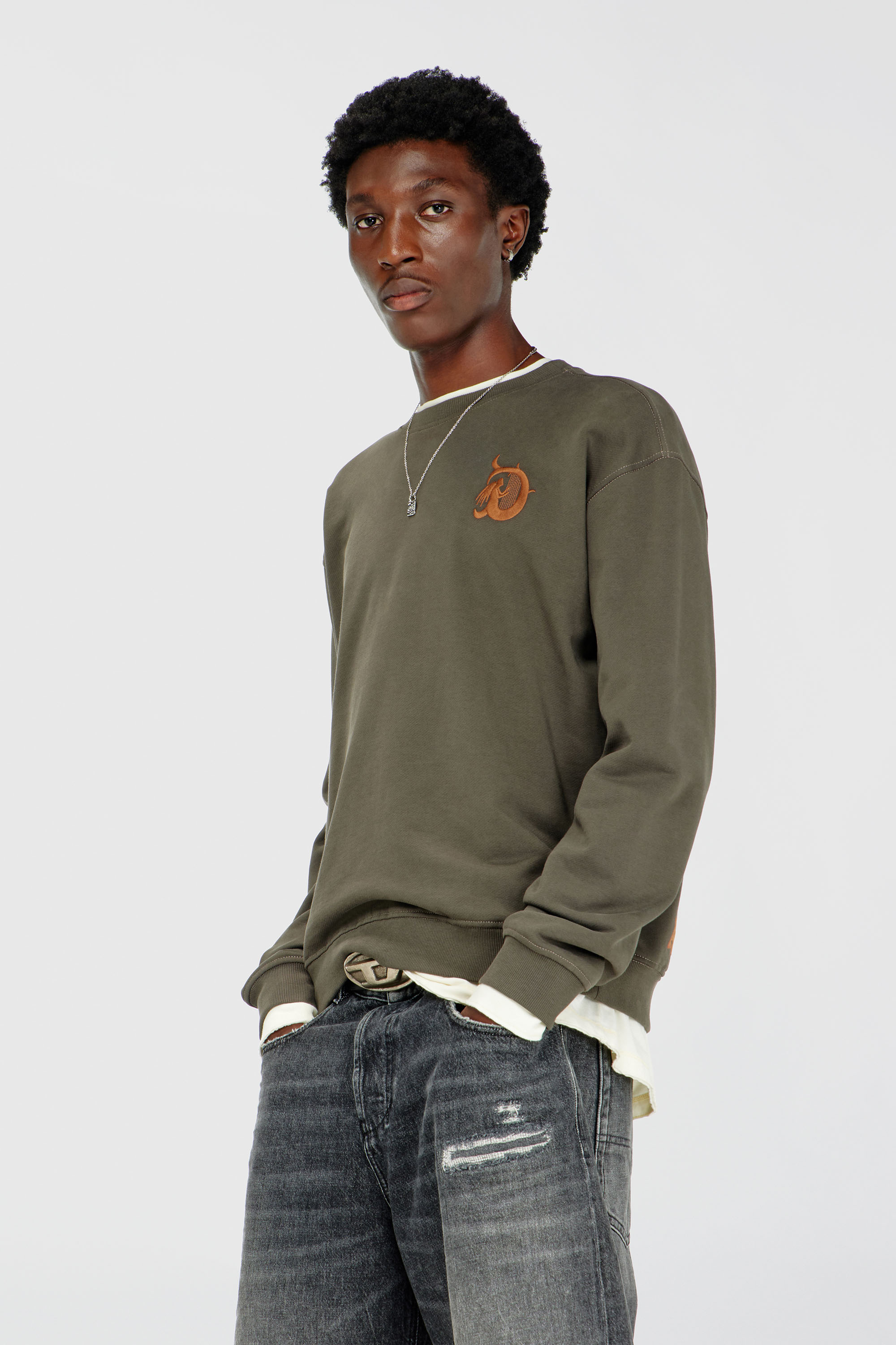 Diesel - S-NORM-AA4, Herren Sweatshirt mit Stickerei und Flockprint in Armeegr&uuml;n - 1