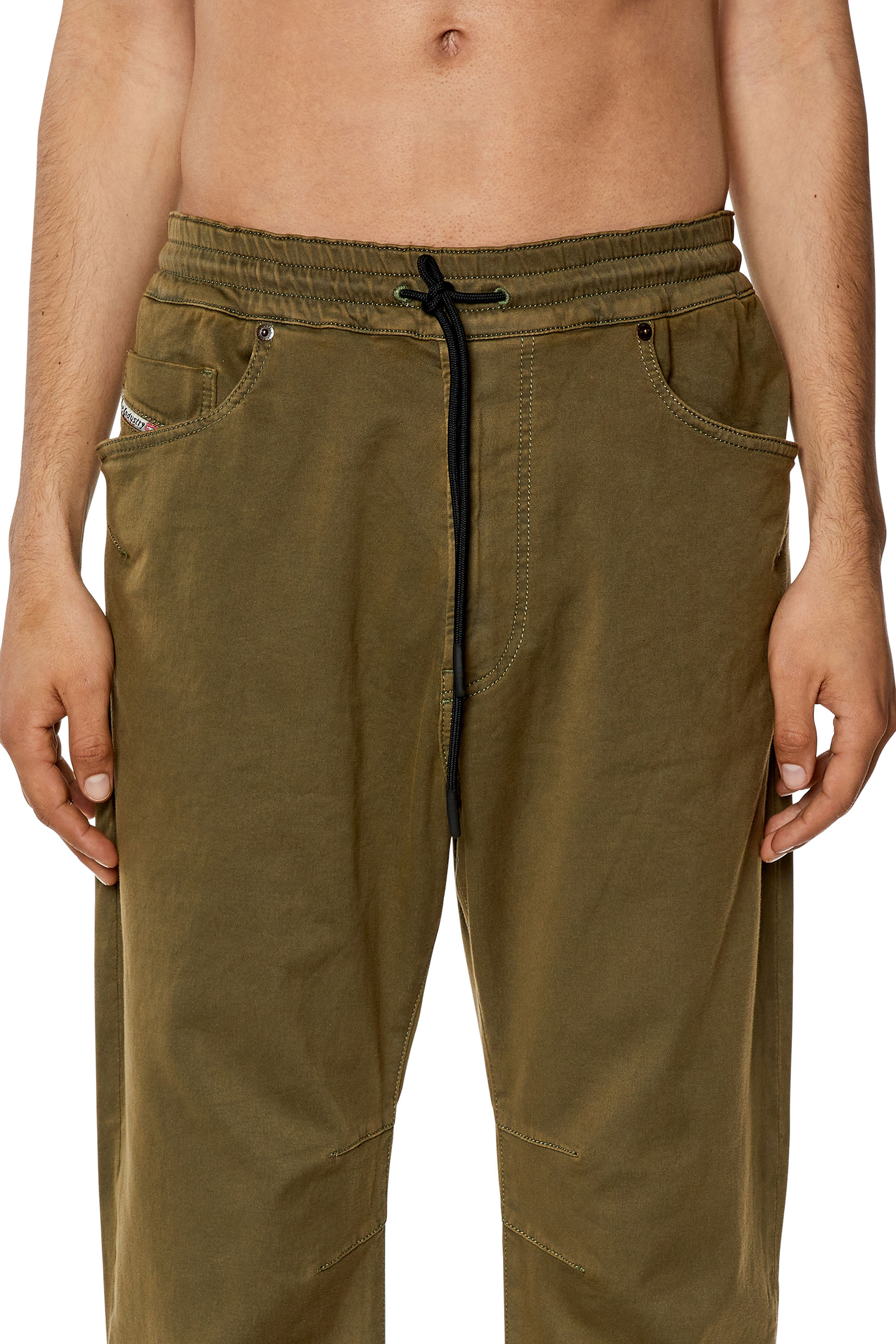 Diesel - D-Amage JoggJeans® 068DY Tapered, Armeegrün - Image 3