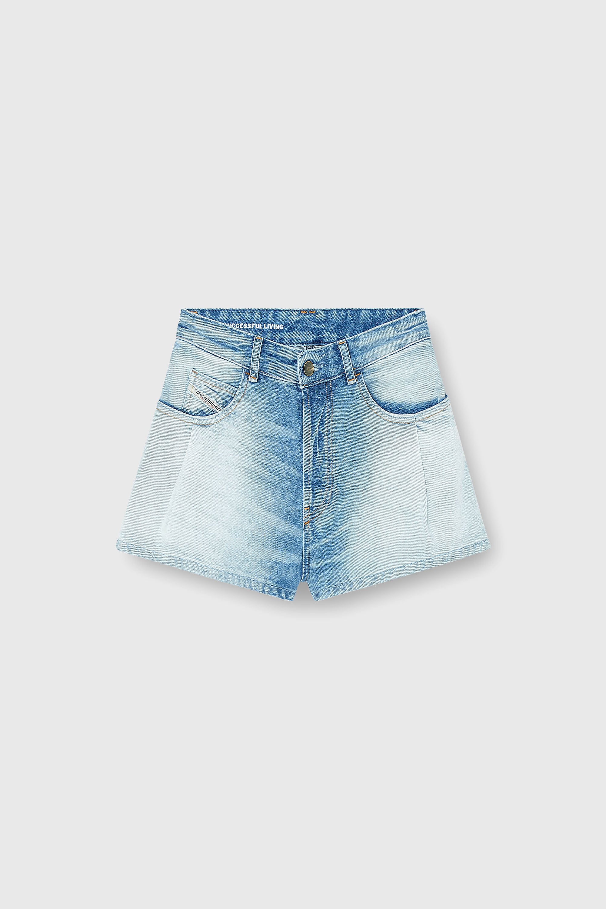 Diesel - DE-KHELZ-B-SHORT-S, Damen Weite Jeansshorts in Hellblau - 2