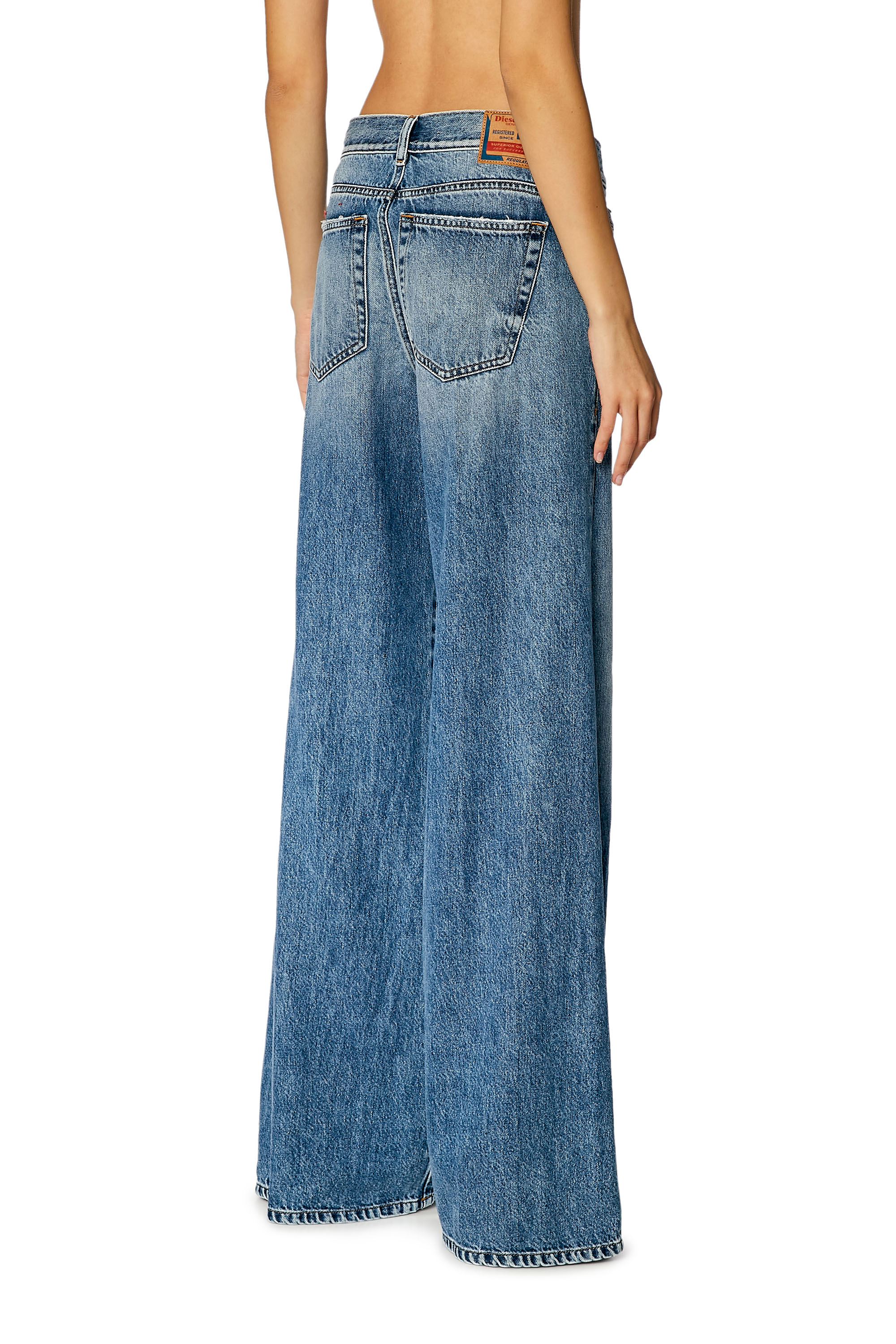 Diesel - Bootcut and Flare Jeans 1978 D-Akemi 09H95, Mittelblau - Image 3
