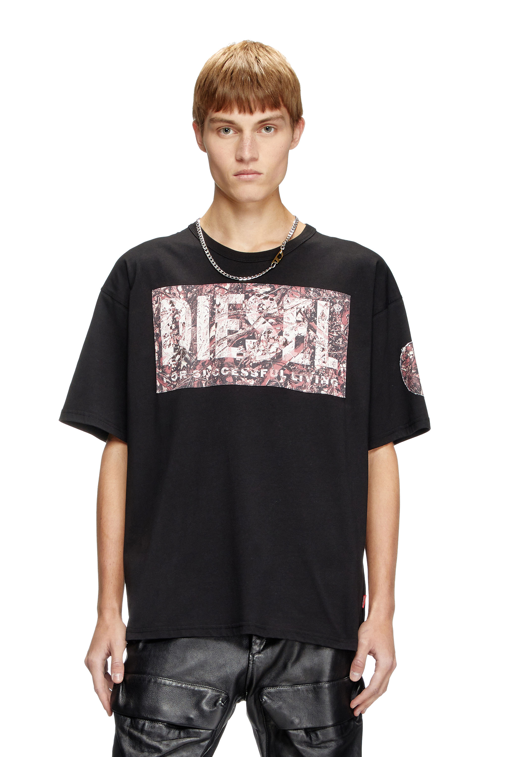 Diesel - T-BOXT-R22, Herren T-Shirt mit großem Gabardine-Patch-Logo in null - 1