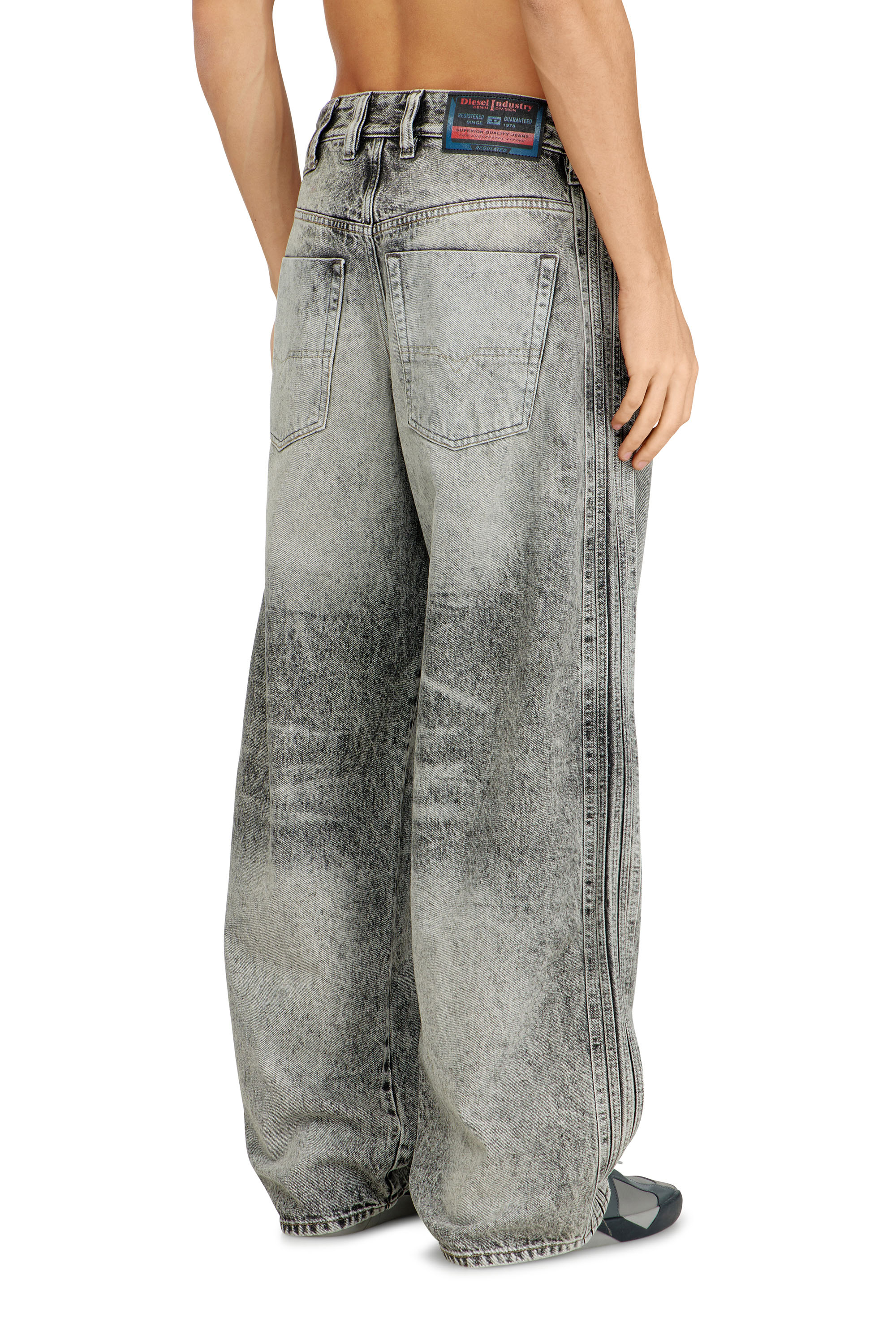 Diesel - Unisex Relaxed Jeans 1997 D-Enim-M 09P11, Hellgrau - 4