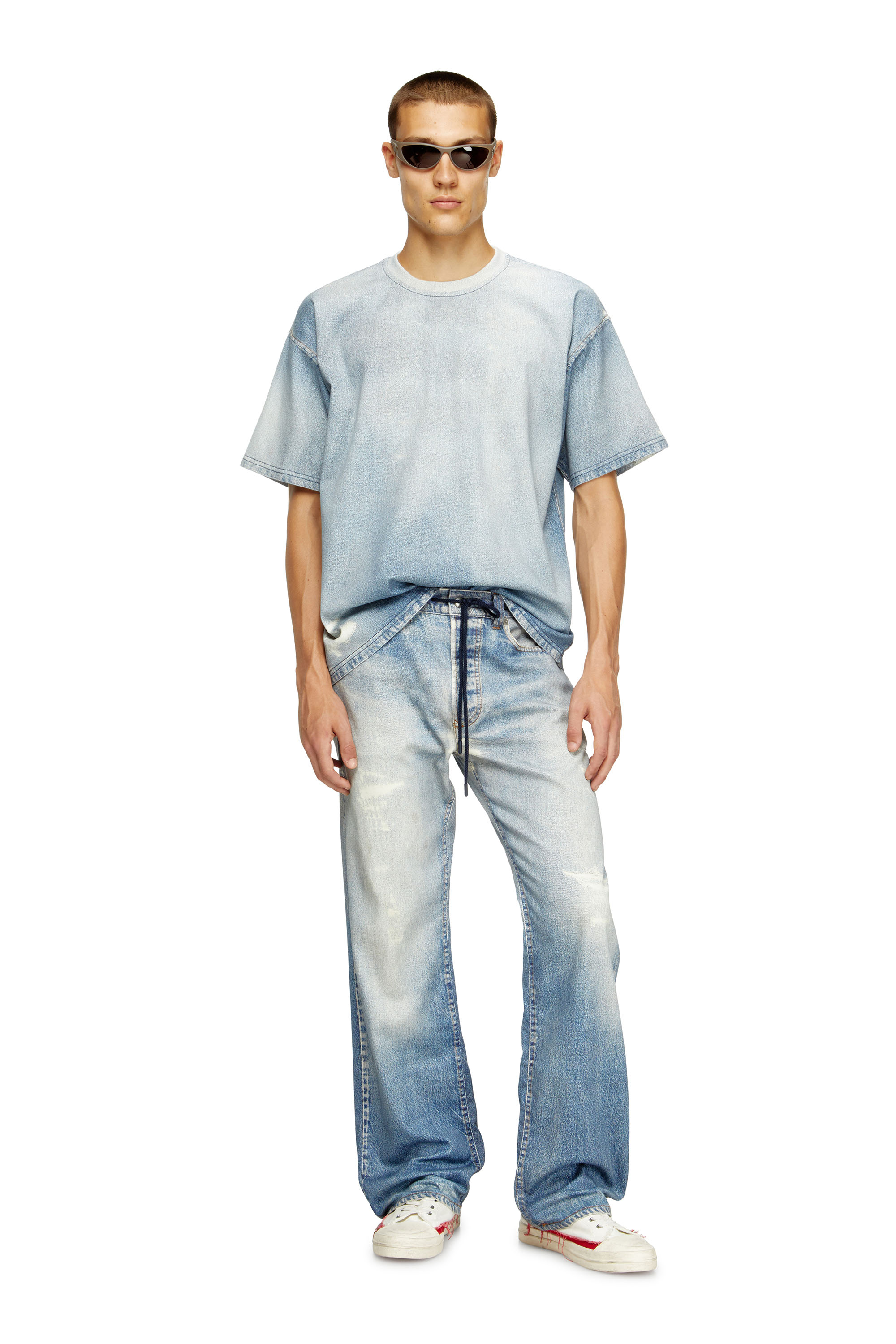 Diesel - D-BOX JOGG, Herren T-Shirt aus bedruckter JoggJeans mit Bleicheffekt in Hellblau - 2