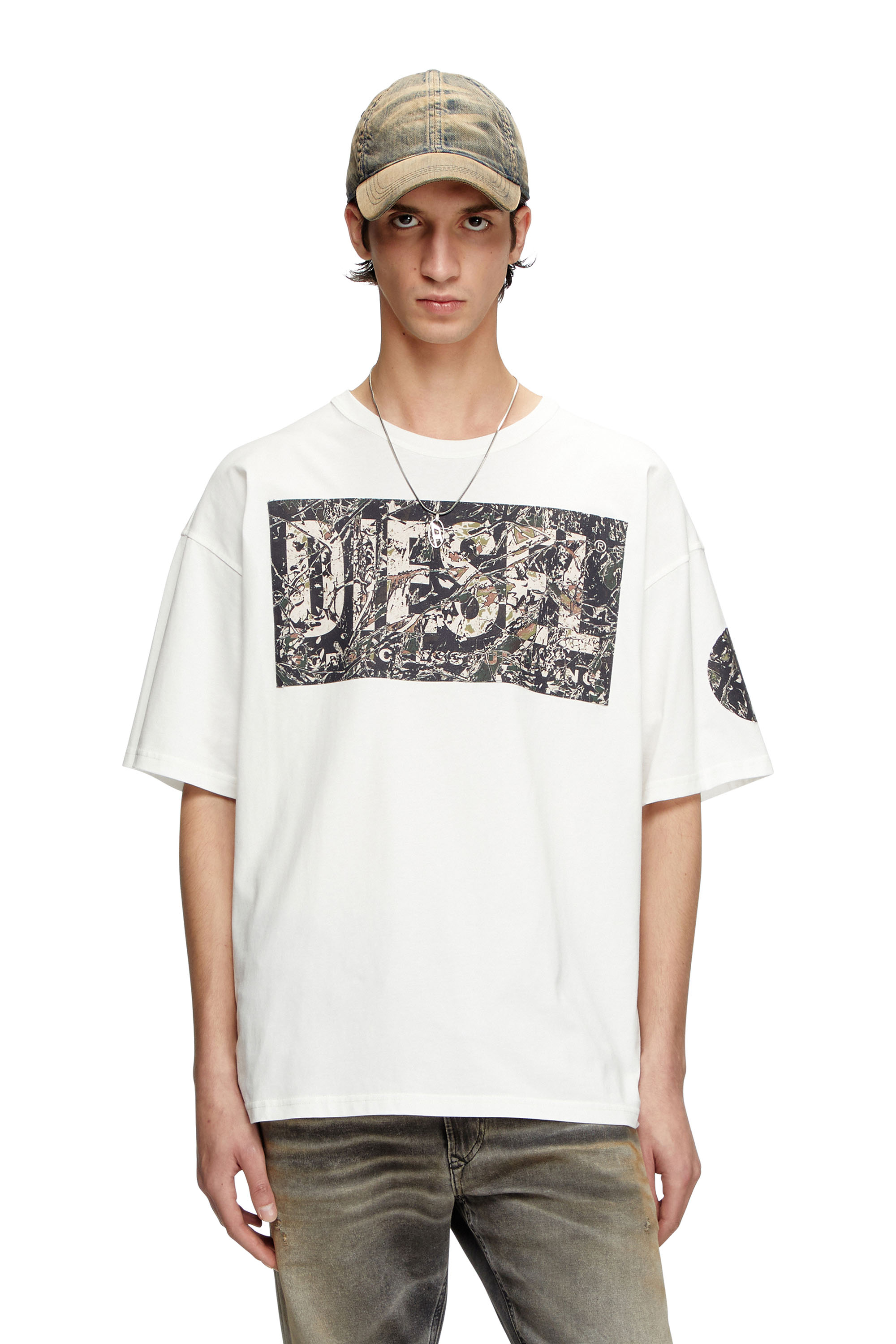 Diesel - T-BOXT-R22, Herren T-Shirt mit großem Gabardine-Patch-Logo in Weiß - 1