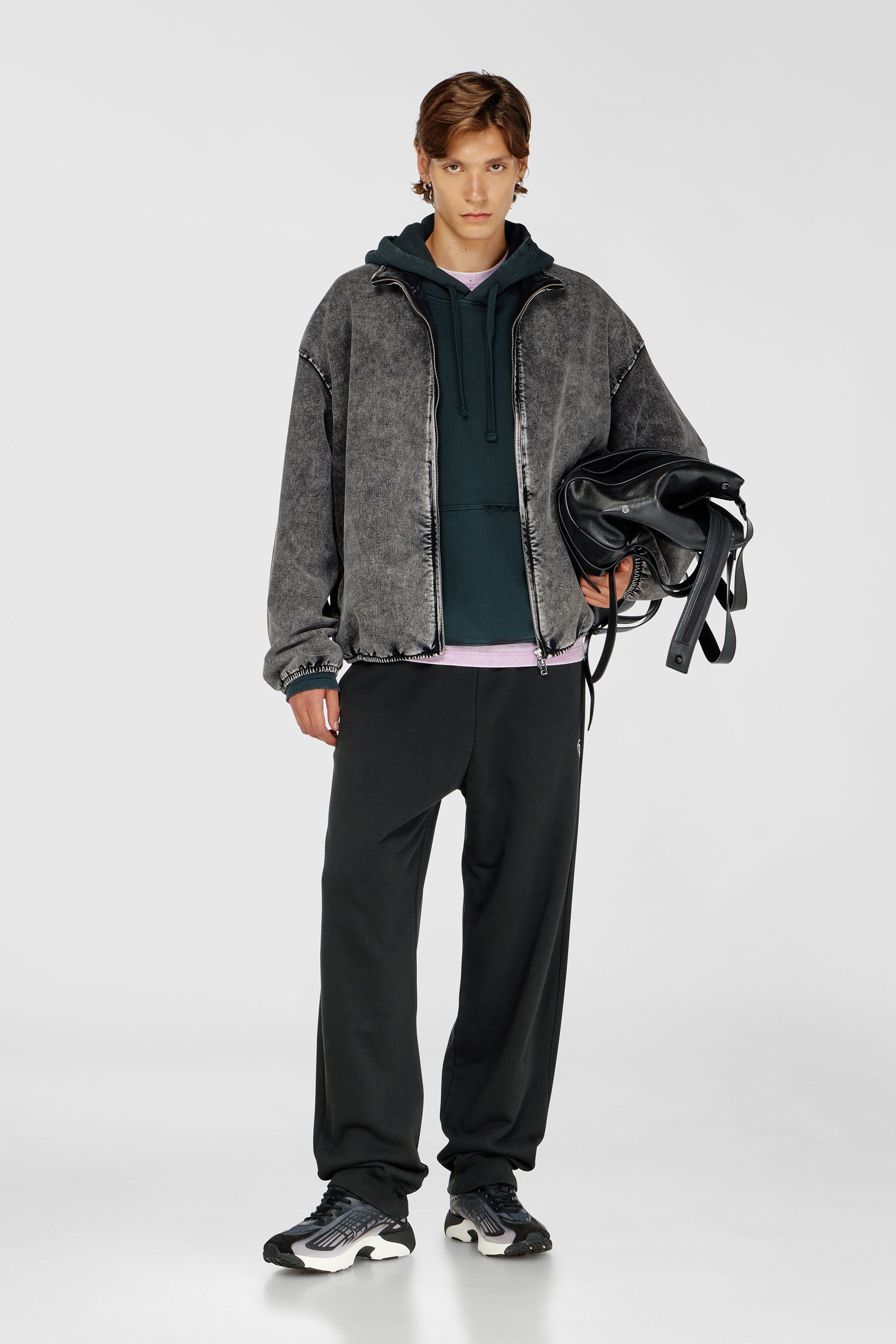 Diesel - P-MARKY-IOD, Herren Baumwollsweatpants mit metallischem Oval D in Schwarz - 1