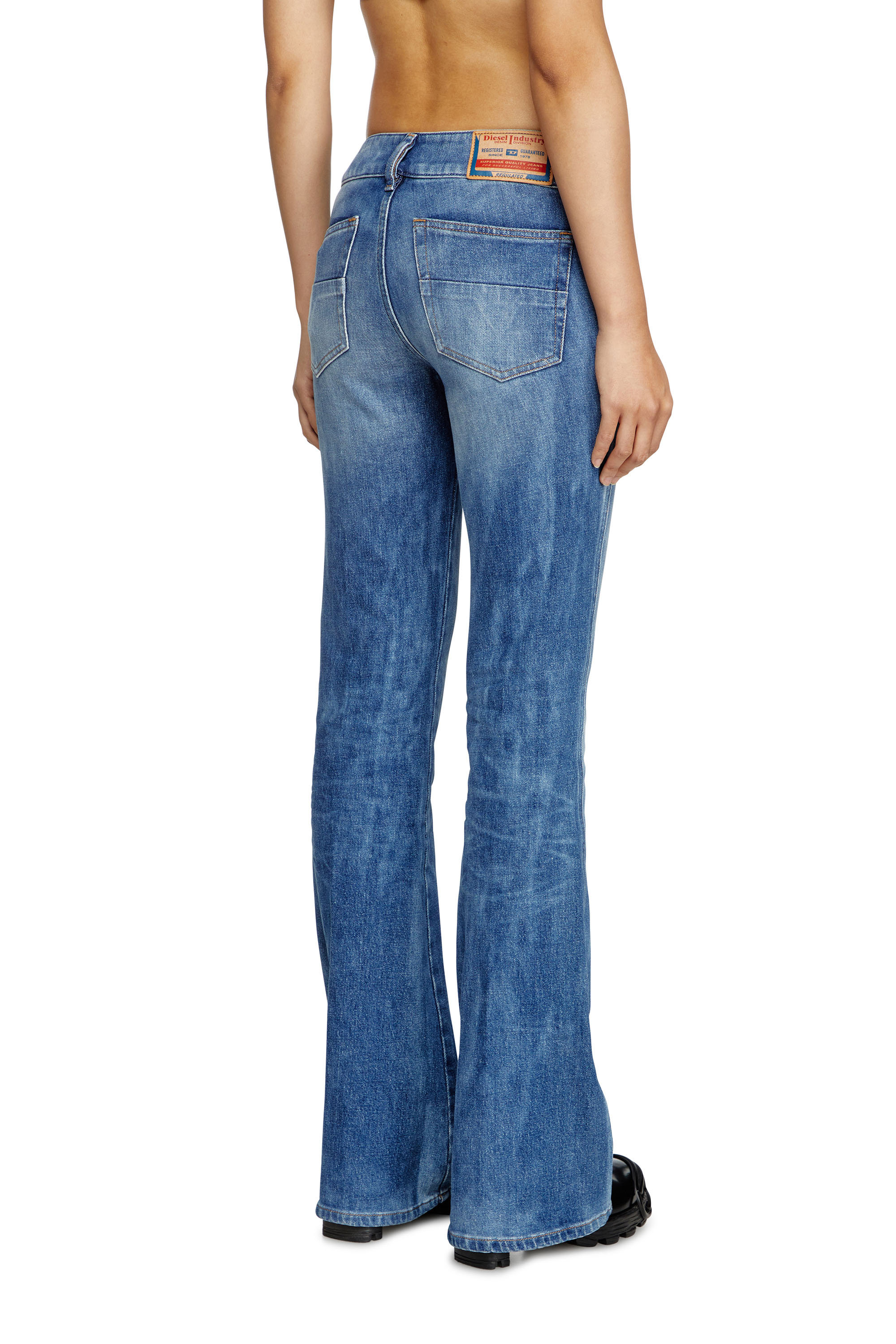 Diesel - Damen Bootcut Jeans D-Hush 09L19, Mittelblau - 4