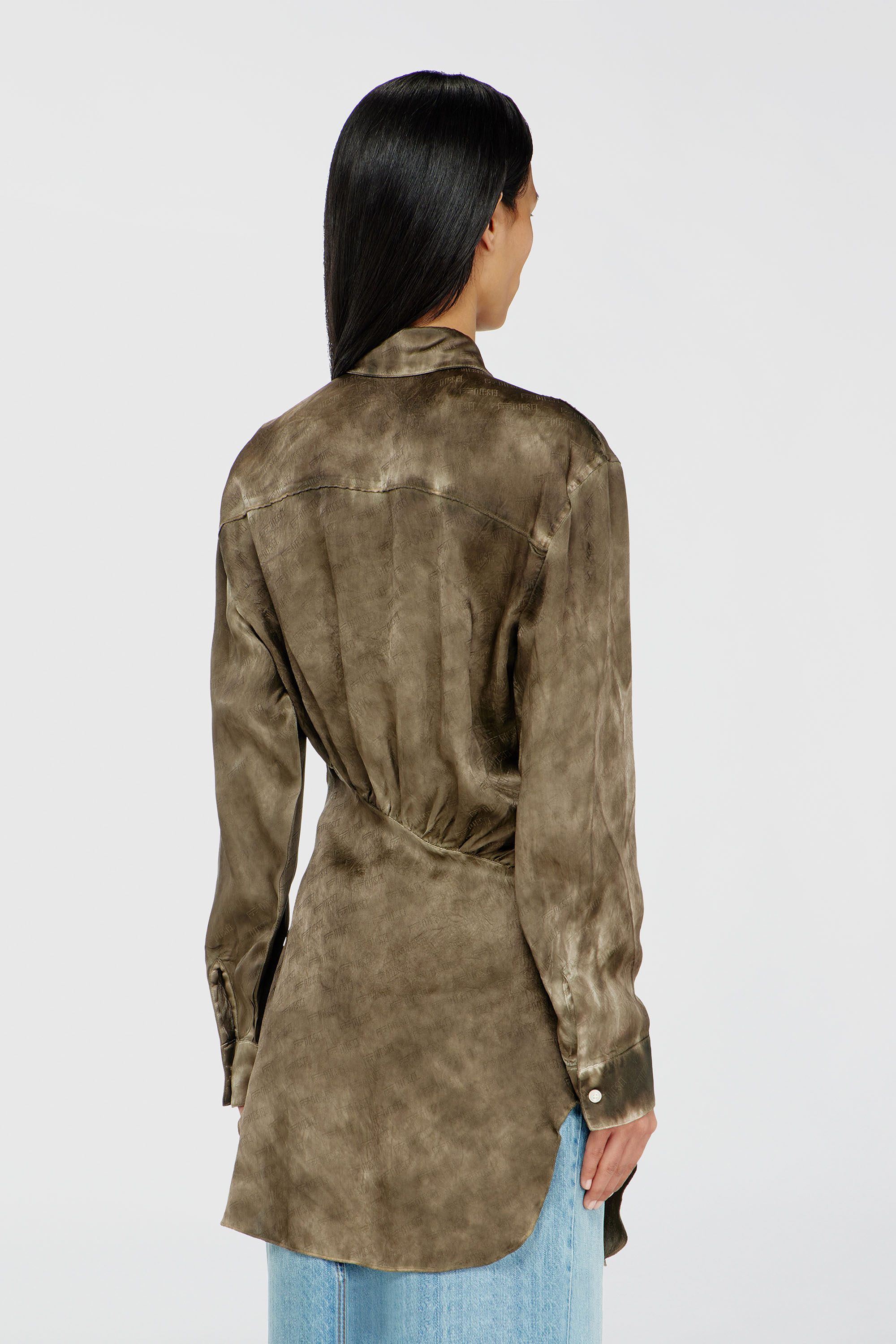 Diesel - C-LAVEL, Damen Langes Hemd aus logo-jacquard-knitter-satin in Armeegr&uuml;n - 4