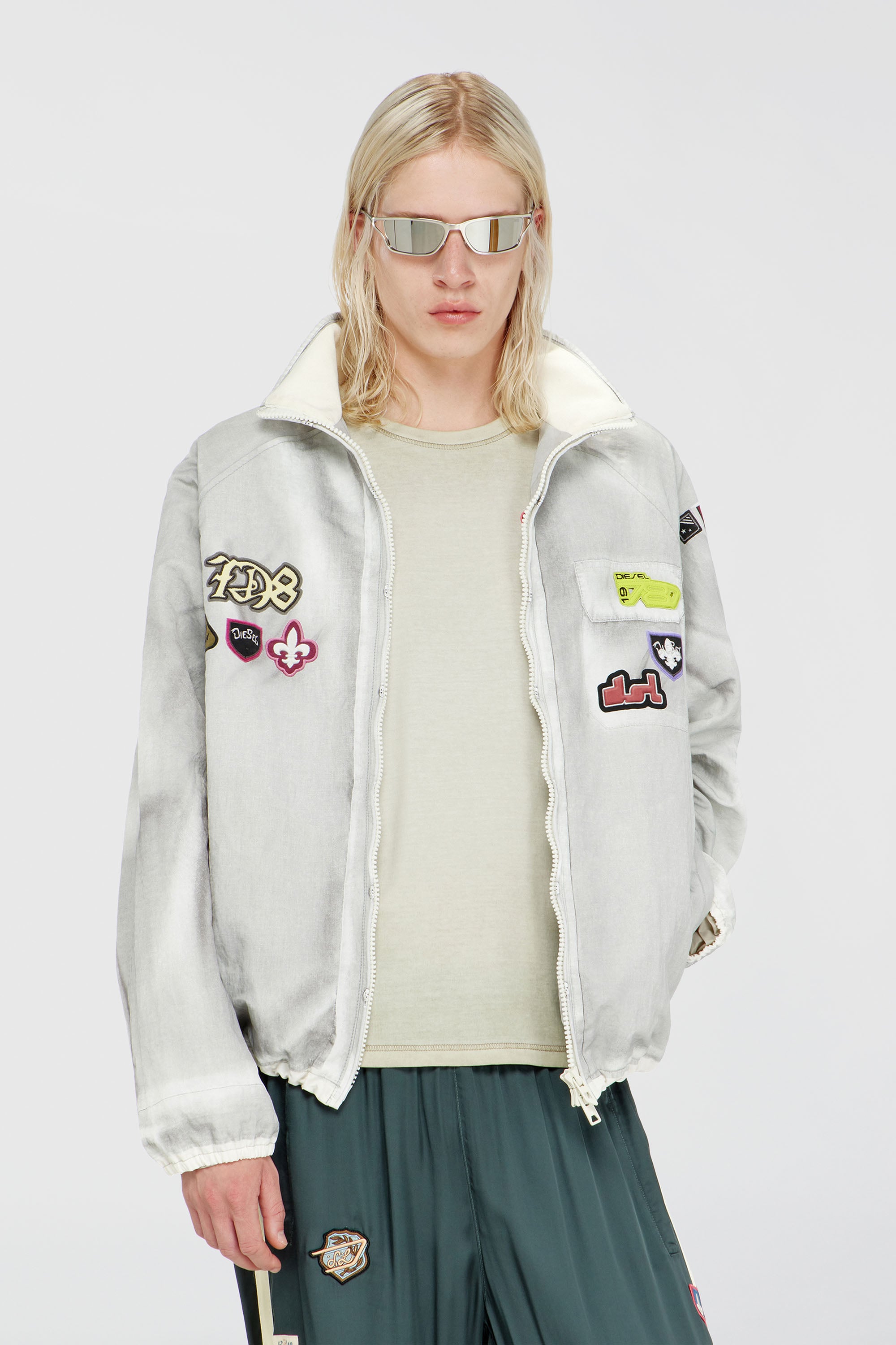 Diesel - J-PATCH, Herren Windbreaker mit trompe-l&rsquo;oeil patches in Hellgrau - 1
