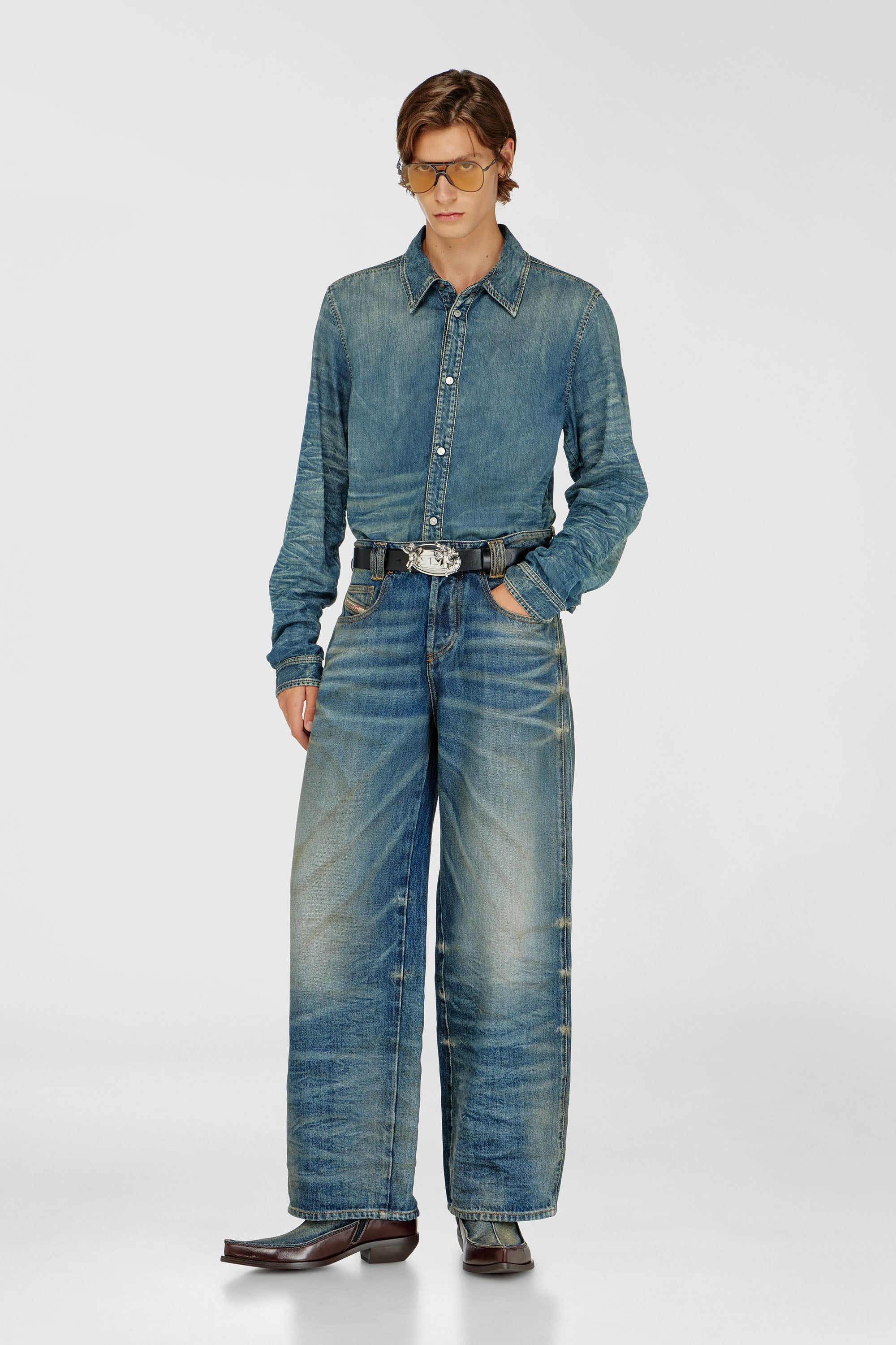 Diesel - Unisex Relaxed Jeans 1982 D-Hakou 007GC, Mittelblau - 2