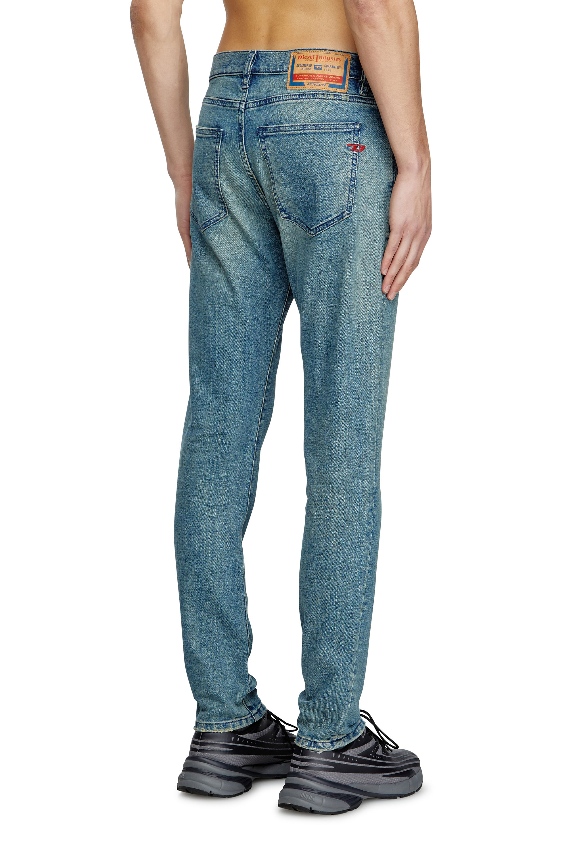 Diesel - Herren Slim Jeans 2019 D-Strukt 0BMBW, Mittelblau - 4