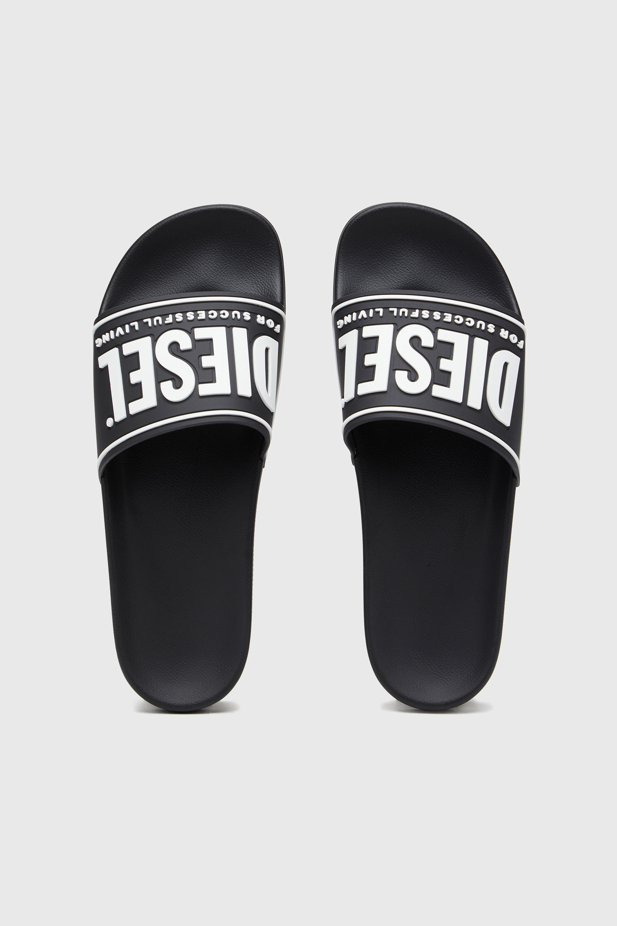 Diesel - SA-MAYEMI CC, Herren Sa-Mayemi-Badeschlappen mit 3D-Logo in Schwarz/Wei&szlig; - 4
