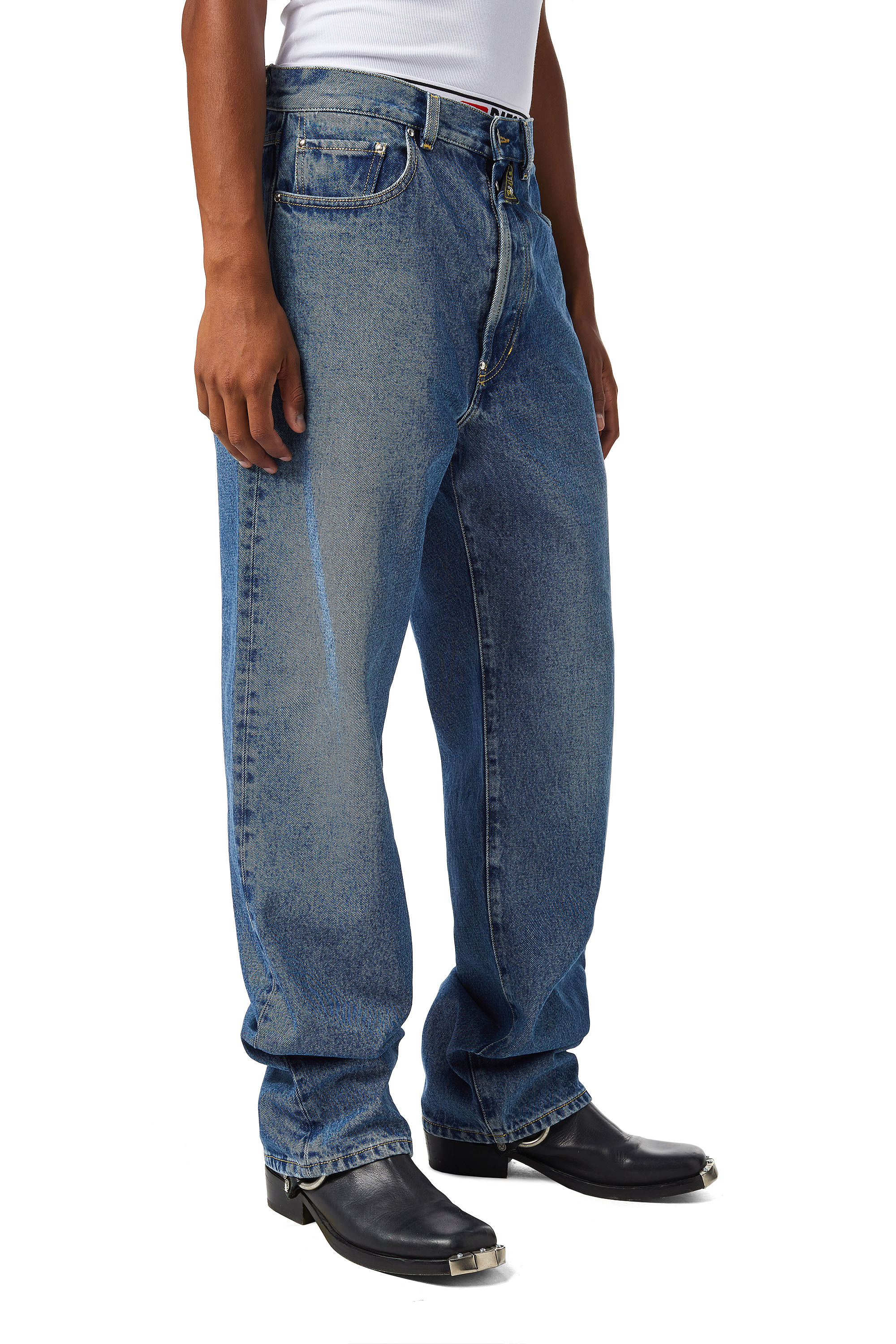 Diesel - DXD-2P2 0EHAQ Straight Jeans, Mittelblau - Image 4
