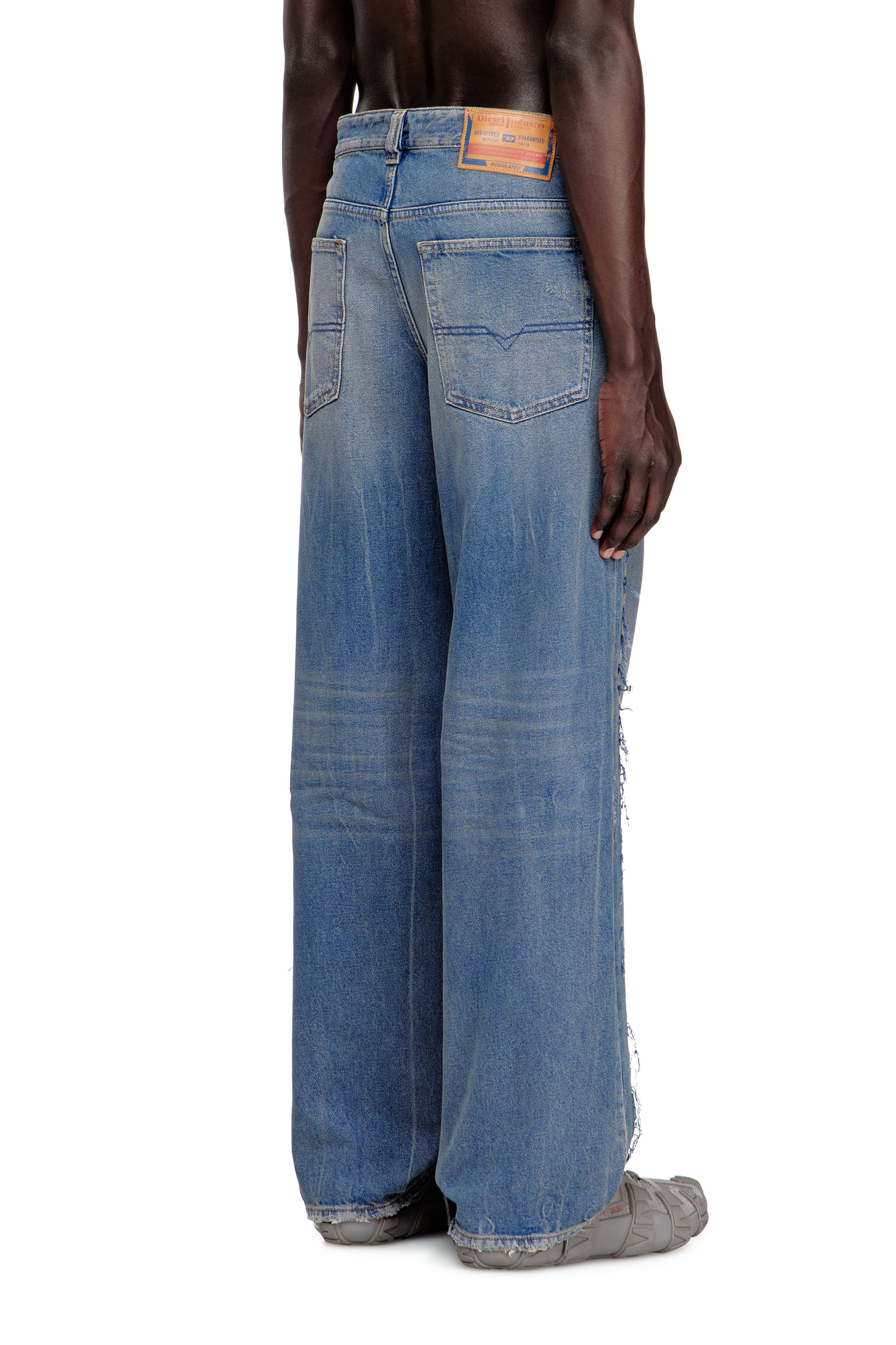 Diesel - Herren Relaxed Jeans 2001 D-Macro 09N27, Mittelblau - 4