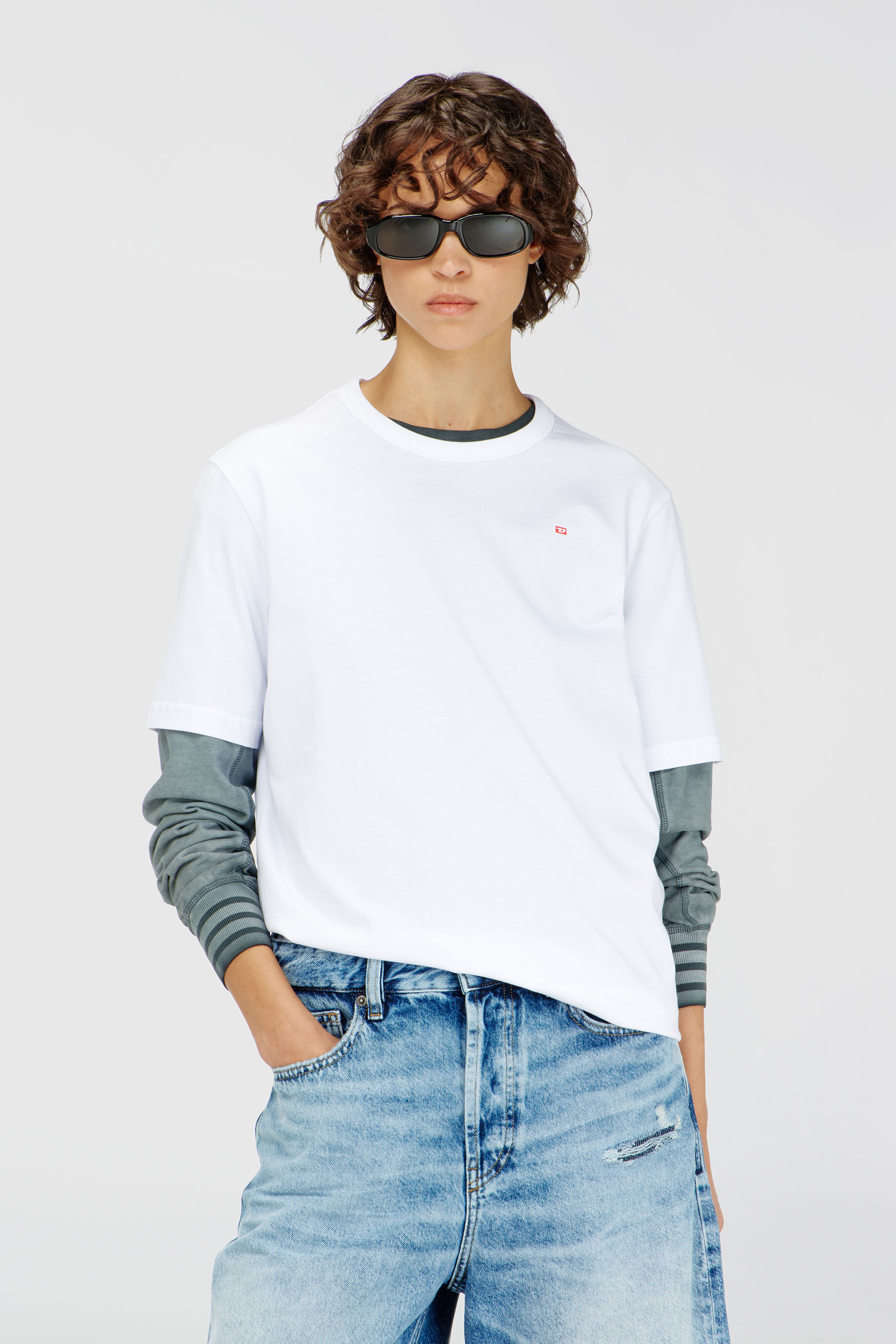 Diesel - T-ADJUST-MICRODIV, Unisex T-Shirt mit gesticktem Mikro-Logo in Wei&szlig; - 5